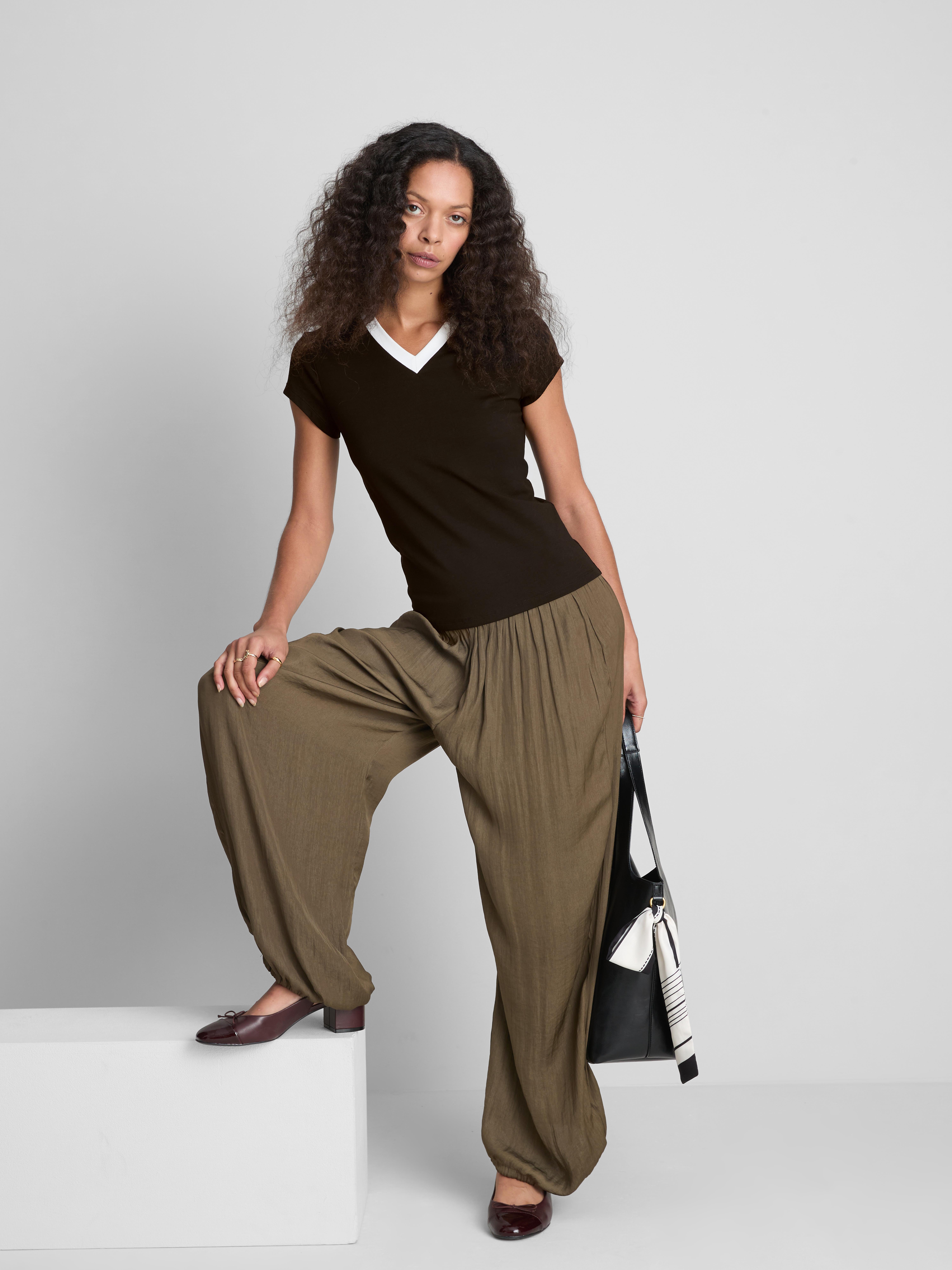 Cotton Rich Contrast V Neck Tee - Black