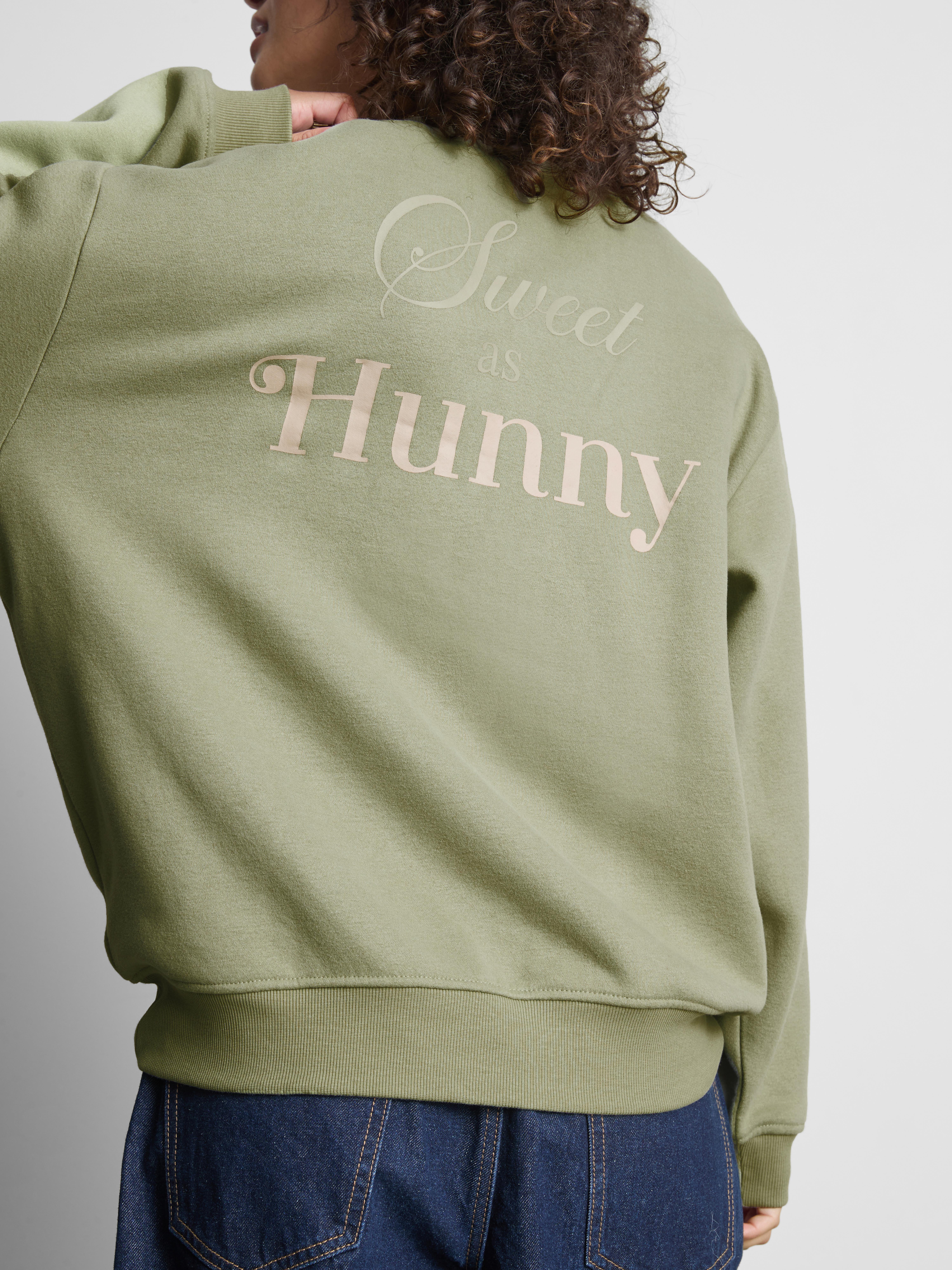 Disney's Winnie the Pooh Embroidered Graphic Sweatshirt - Green