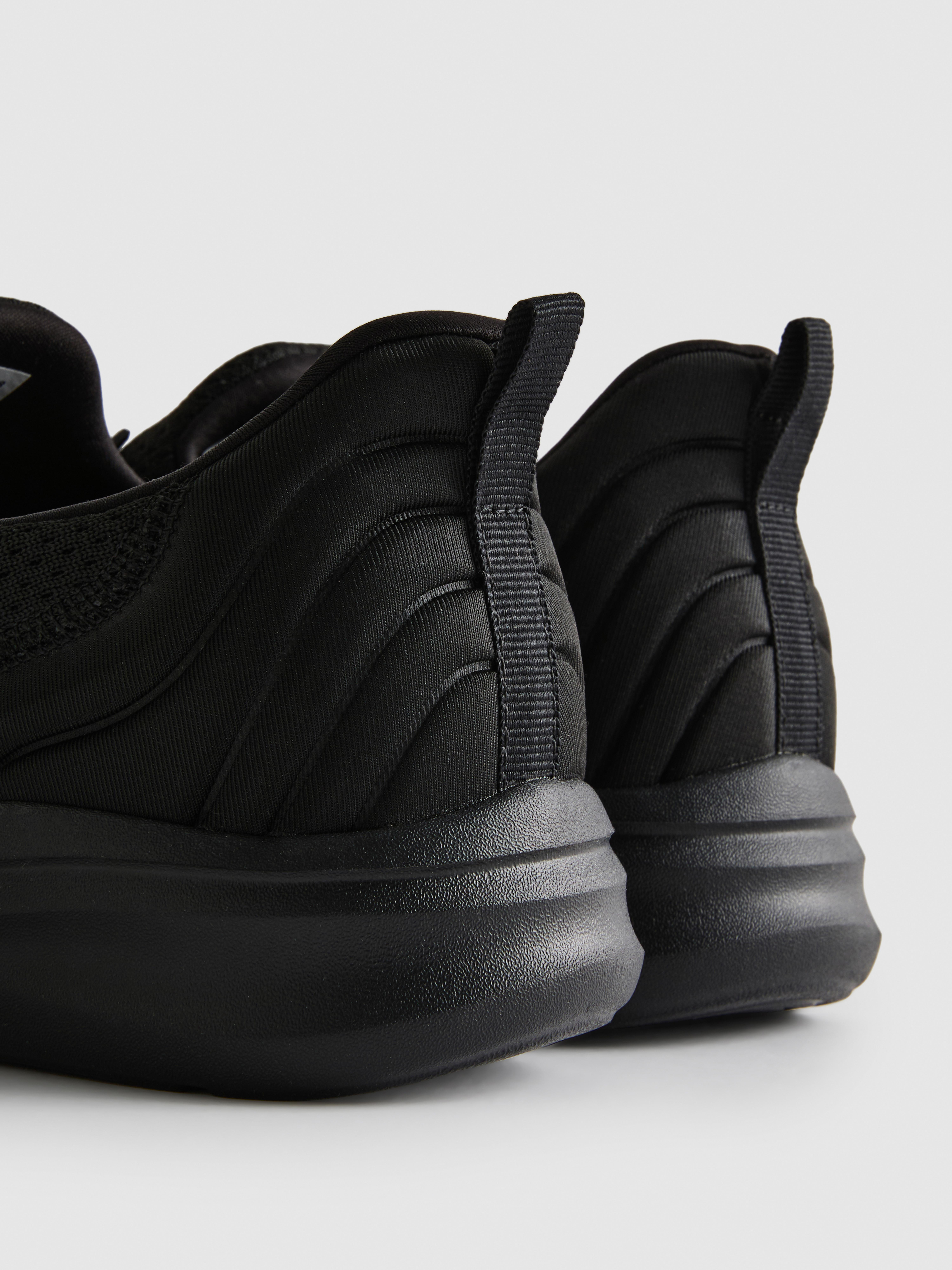 Slip-On Low-Top Sneakers - Black