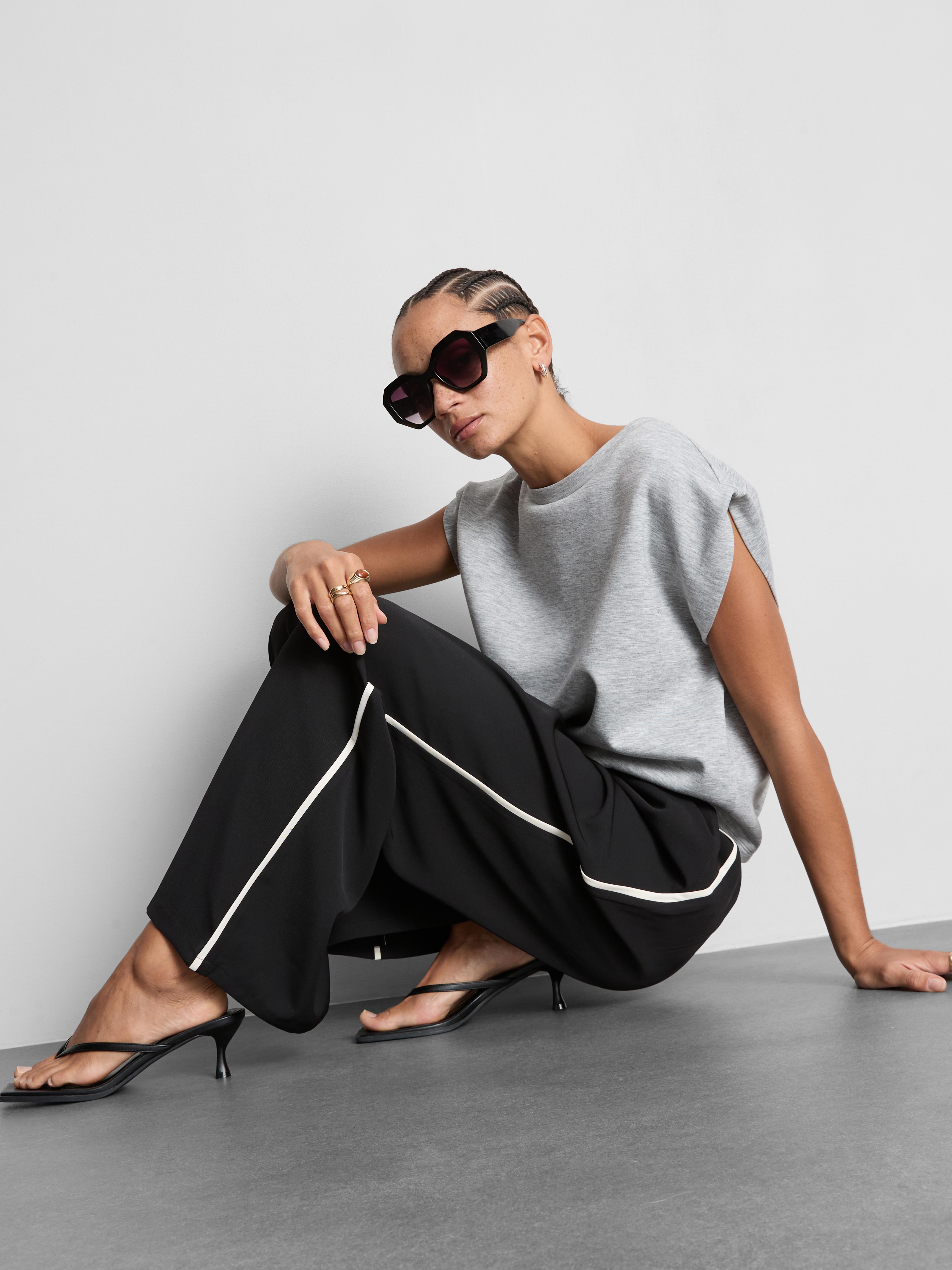 Side-Stripe Joggers - Black