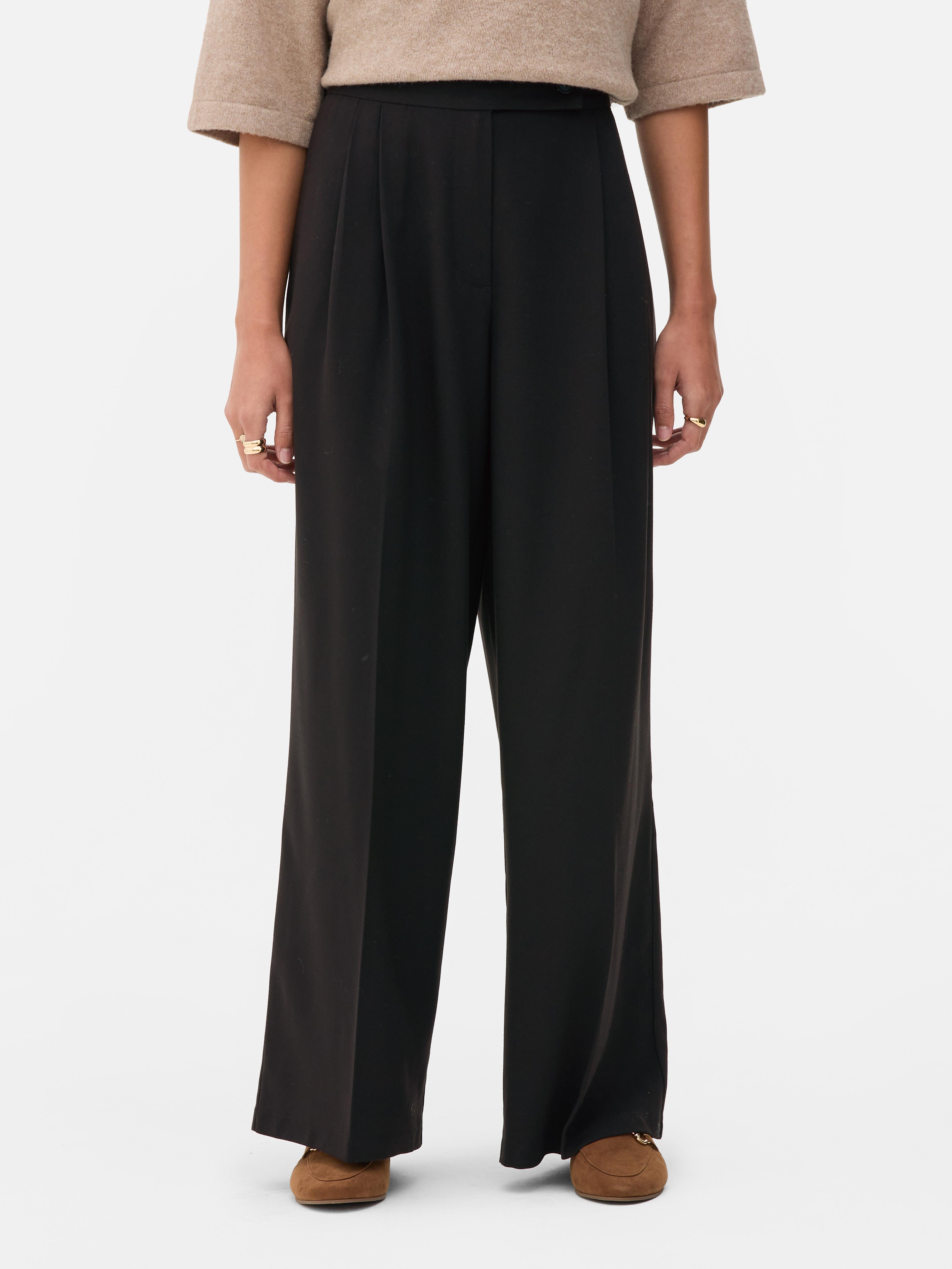Mid-Rise Pleated Pants - Black