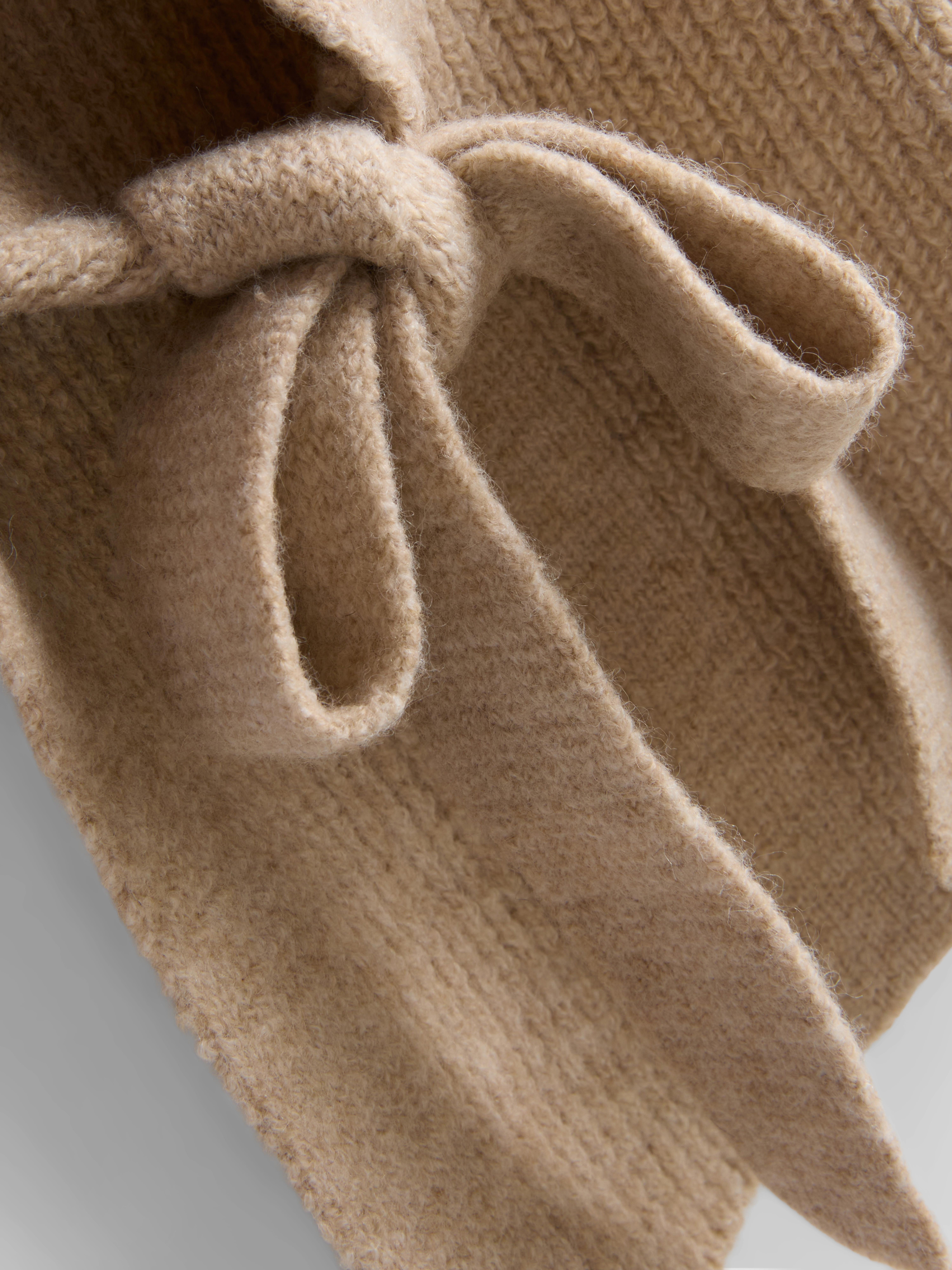 Rib-Knit Bib - Oatmeal