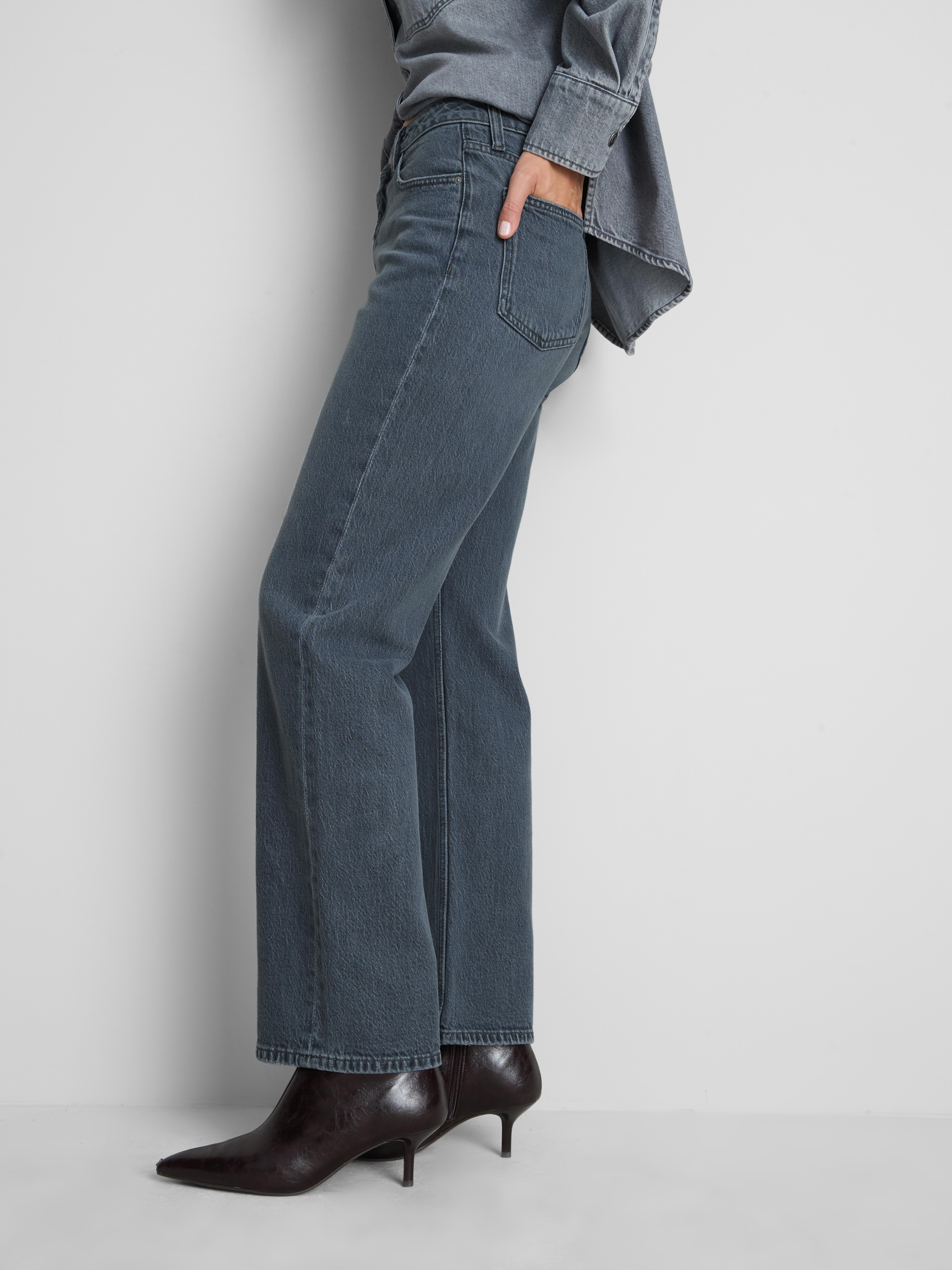 Cotton-Rich Straight-Leg Jeans - Gray