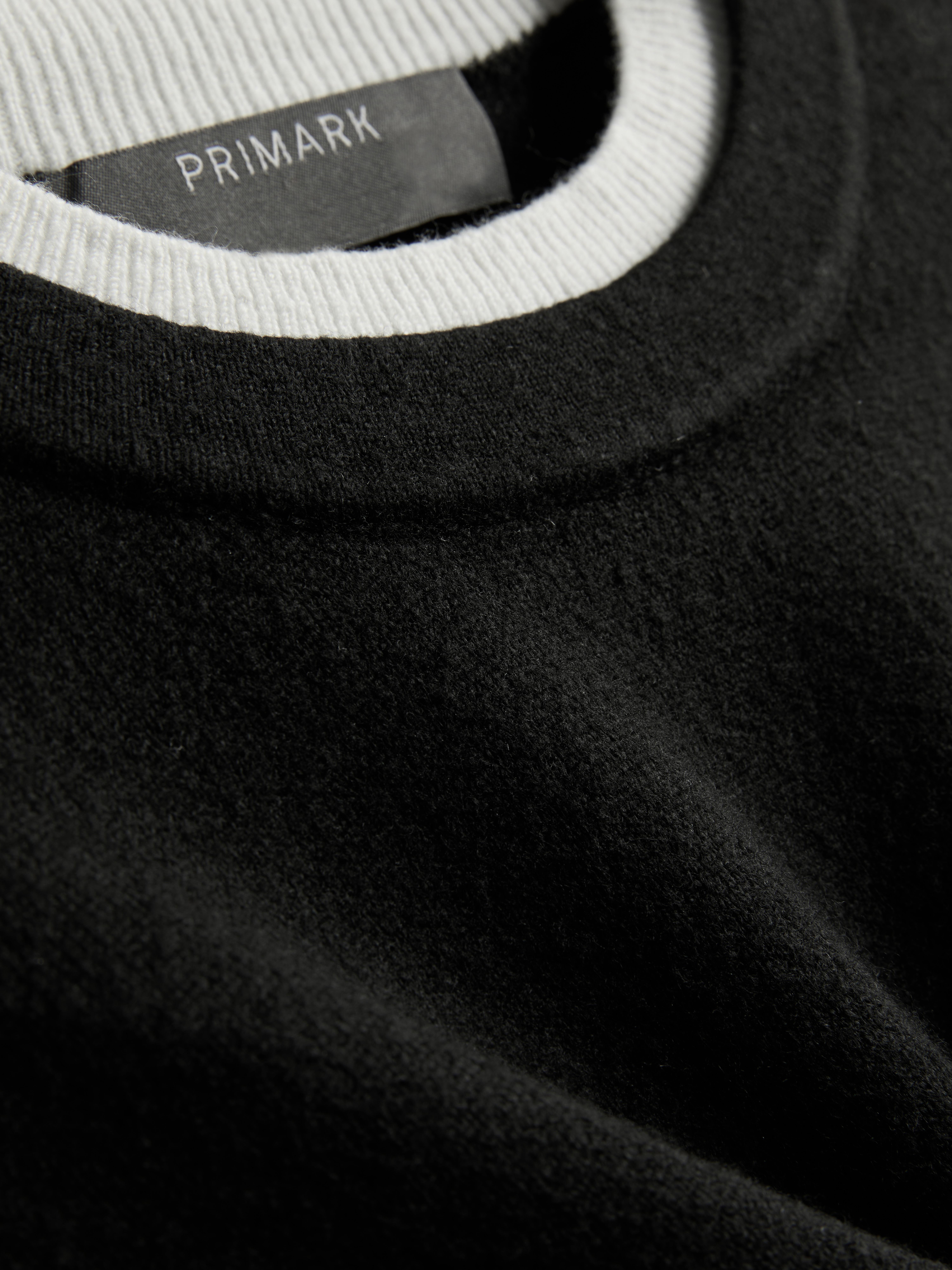 Knitted Double Layer Crew Neck Sweater - Black