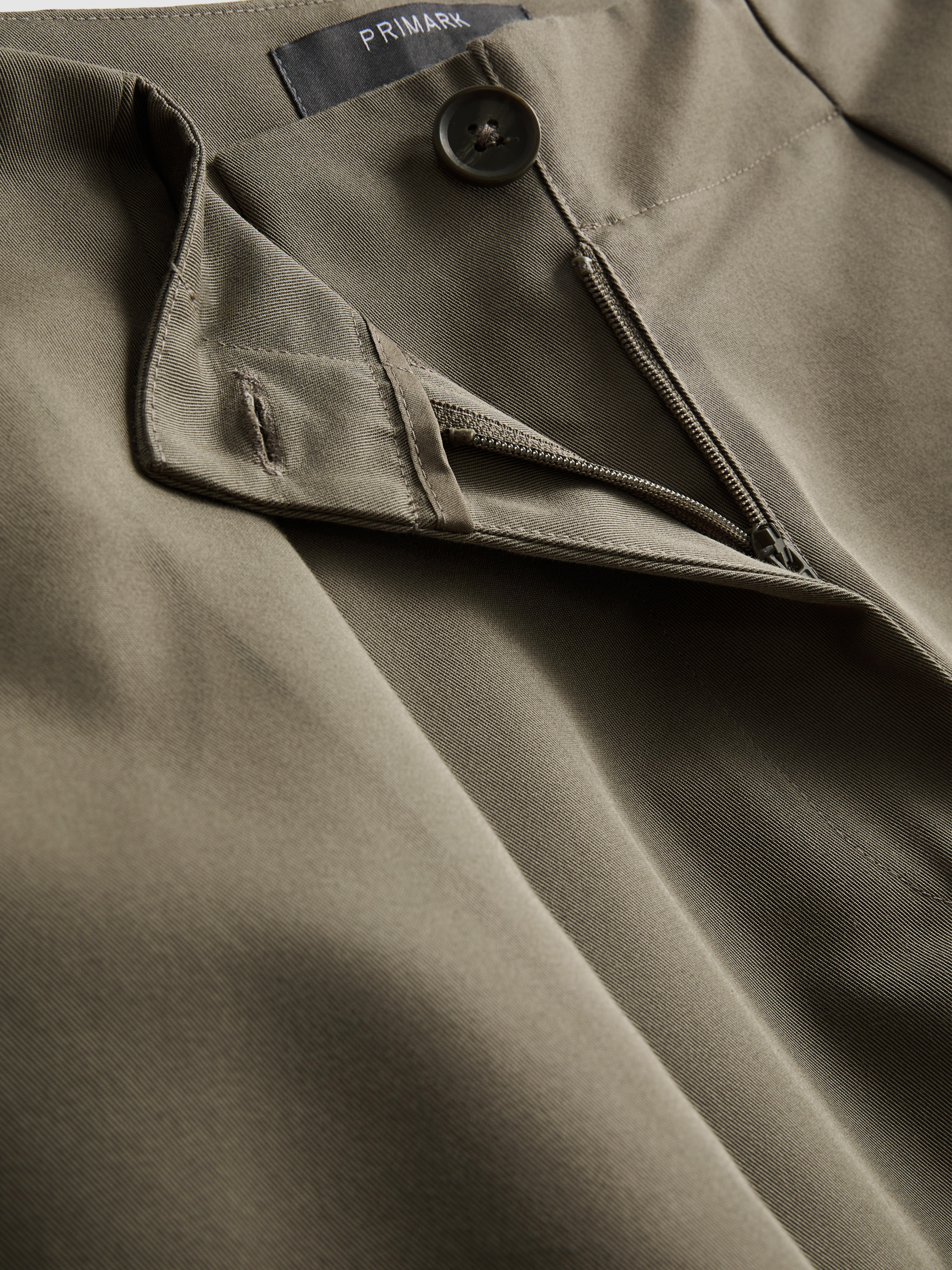 Cotton Blend Barrel Leg Cargo Pants - Olive