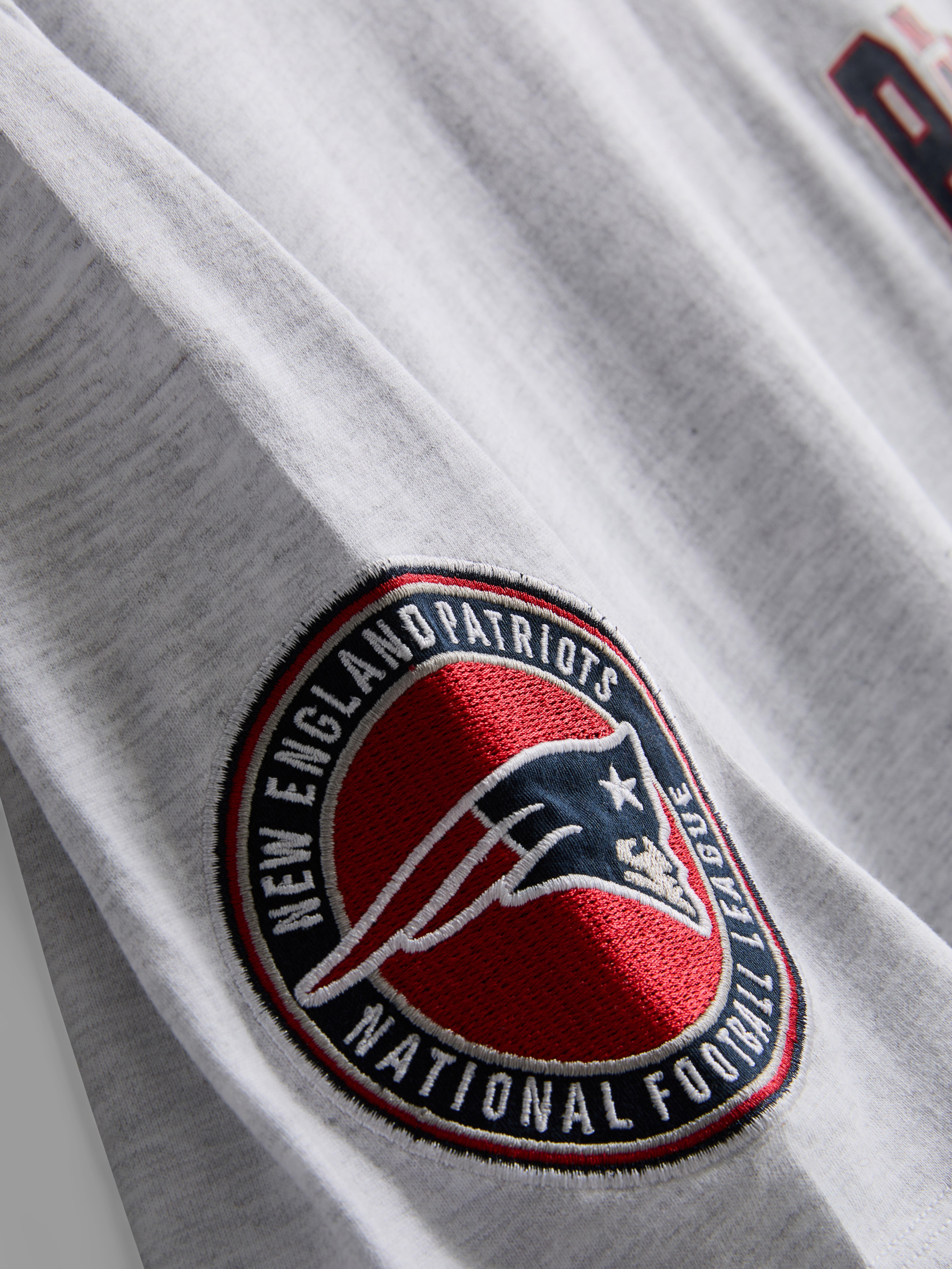 NFL New England Patriots Graphic T-Shirt - Gray Heather