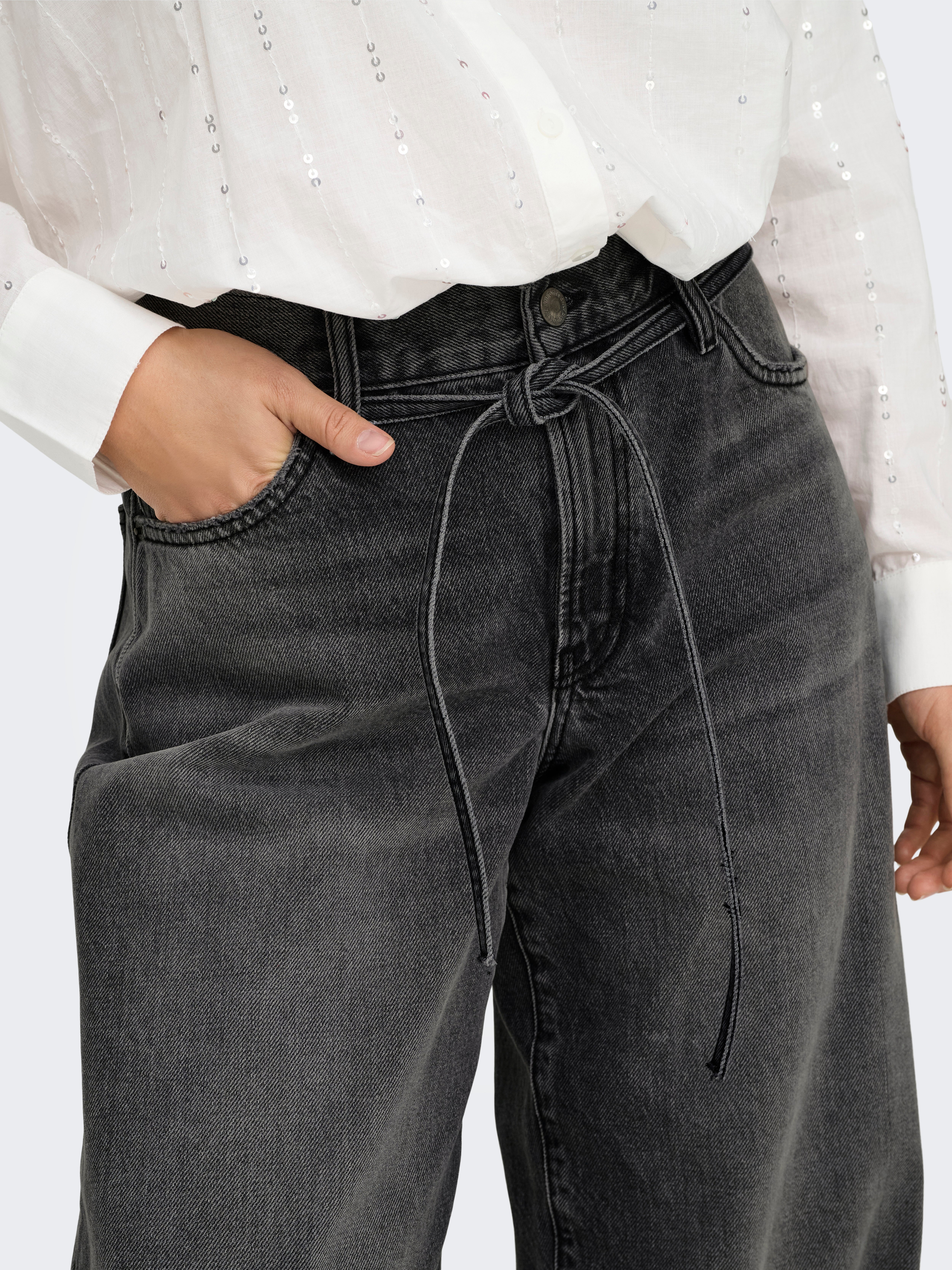 ONLGIANNA Mid waist Balloon Fit Jeans Washed Black
