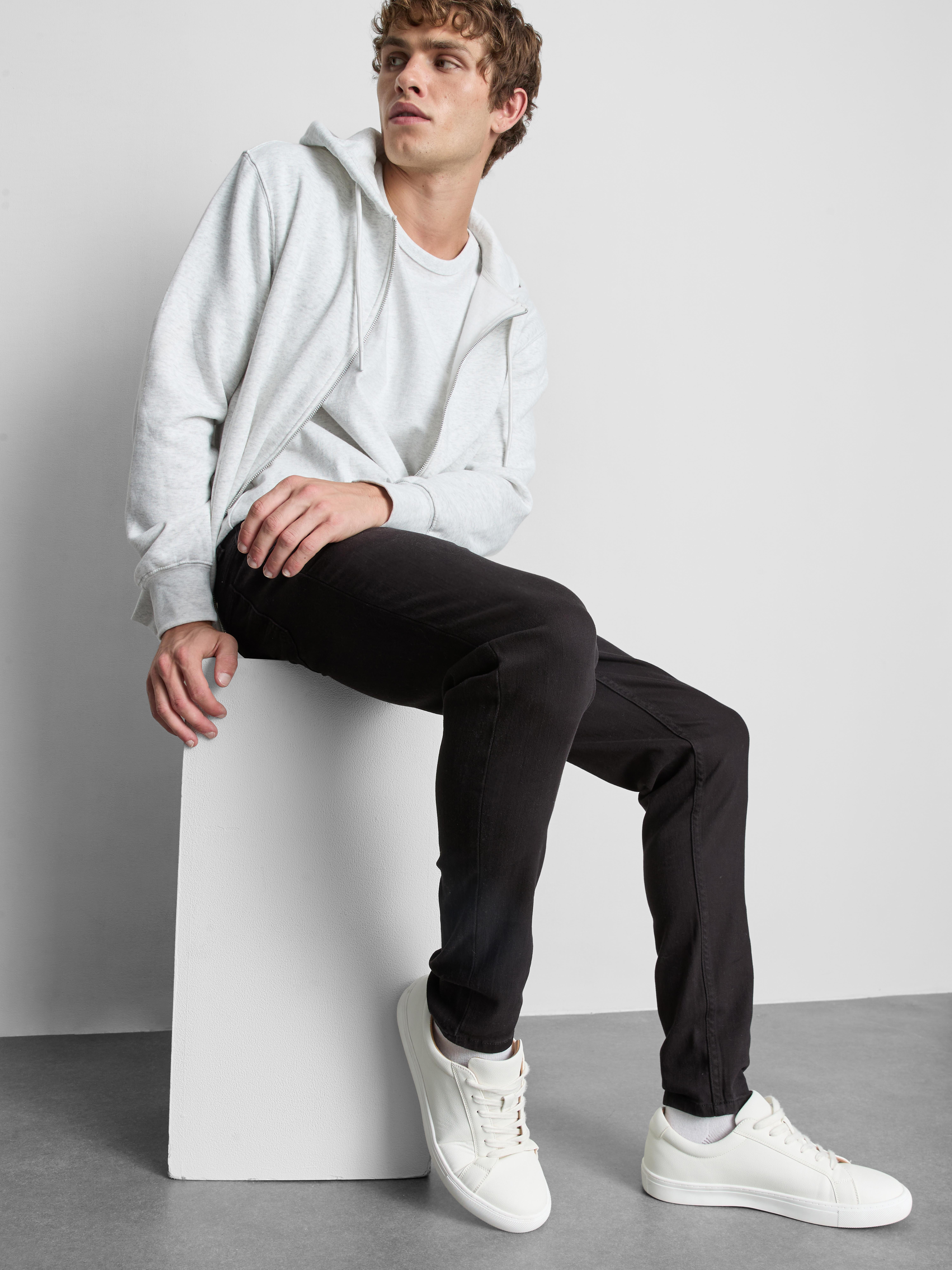Mid-Rise Skinny Jeans - Black