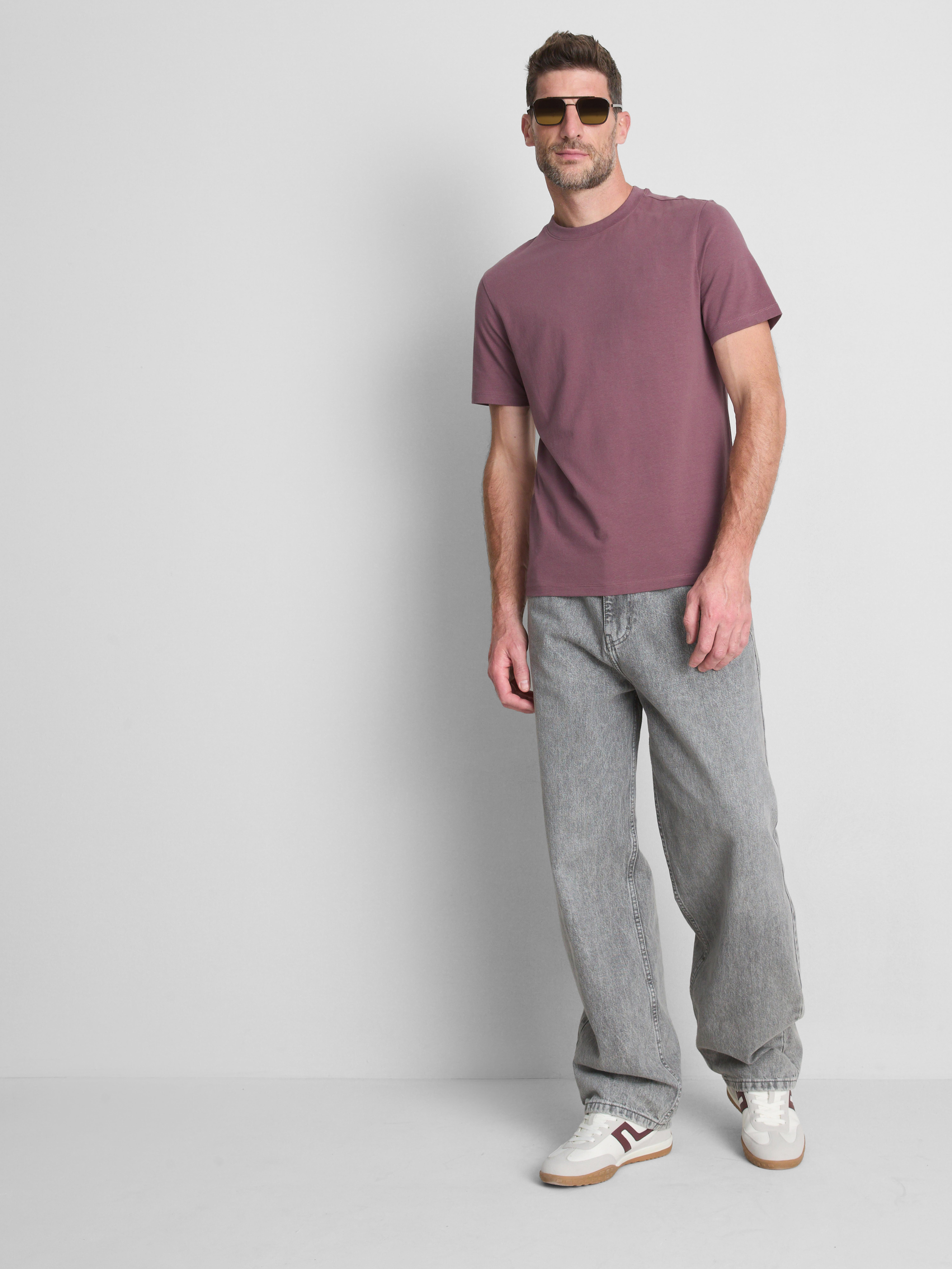 Slim-Fit LYCRA® T-Shirt - Plum