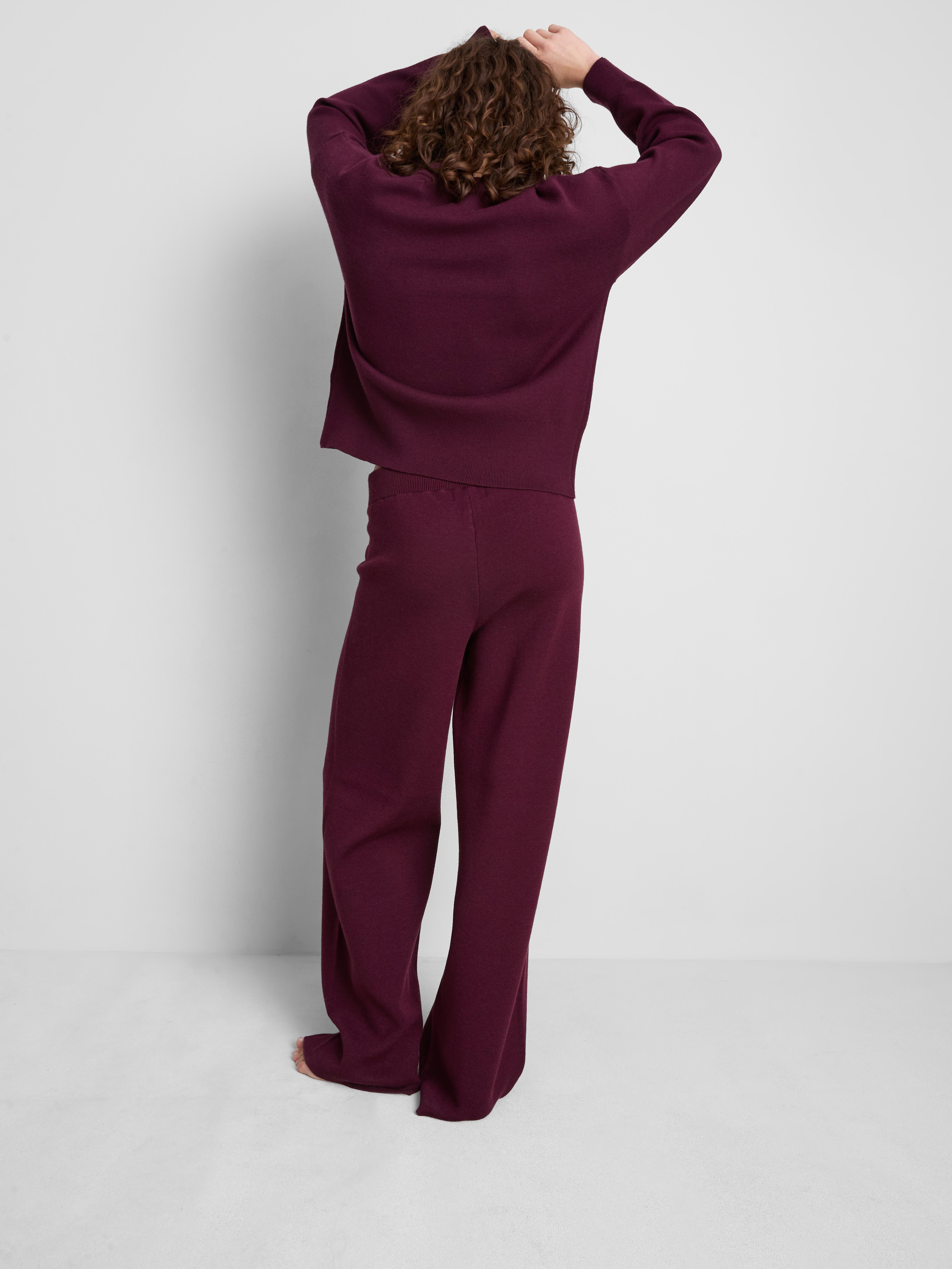 Knitted Crewneck Slogan Sweater - Burgundy