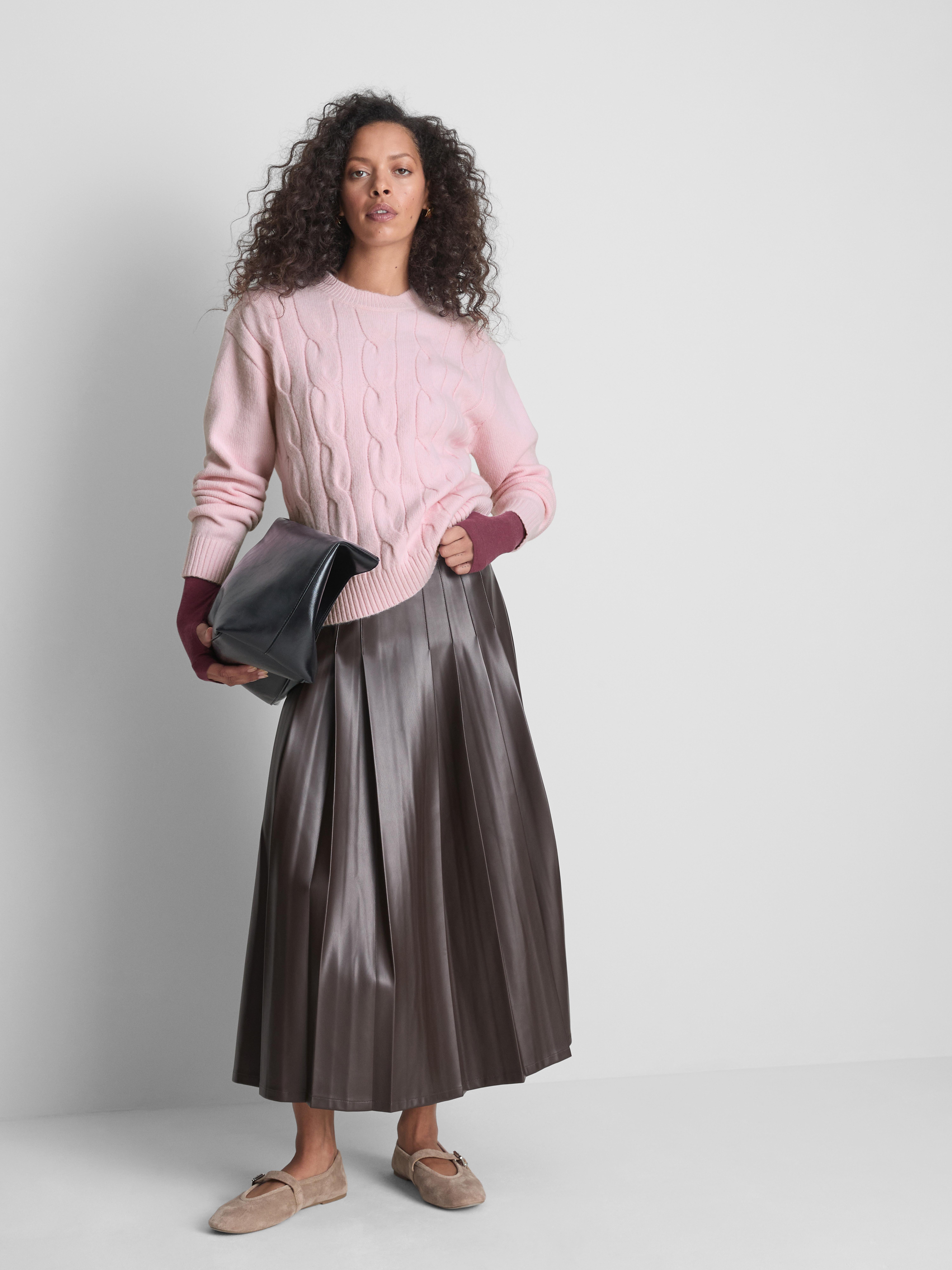 Cable Knit Crew Neck Sweater - Light Pink