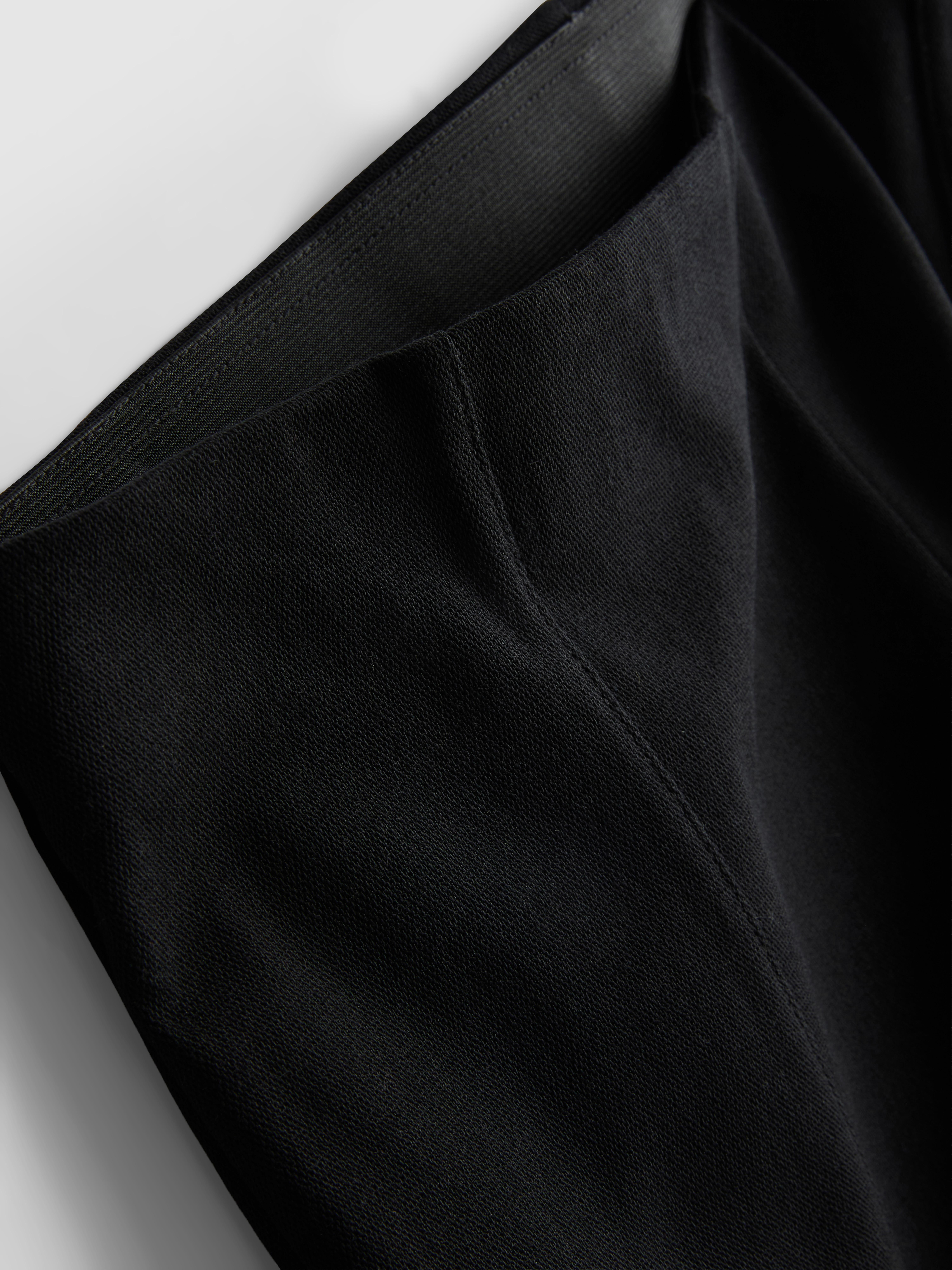 Slim Straight-Leg Pants - Black