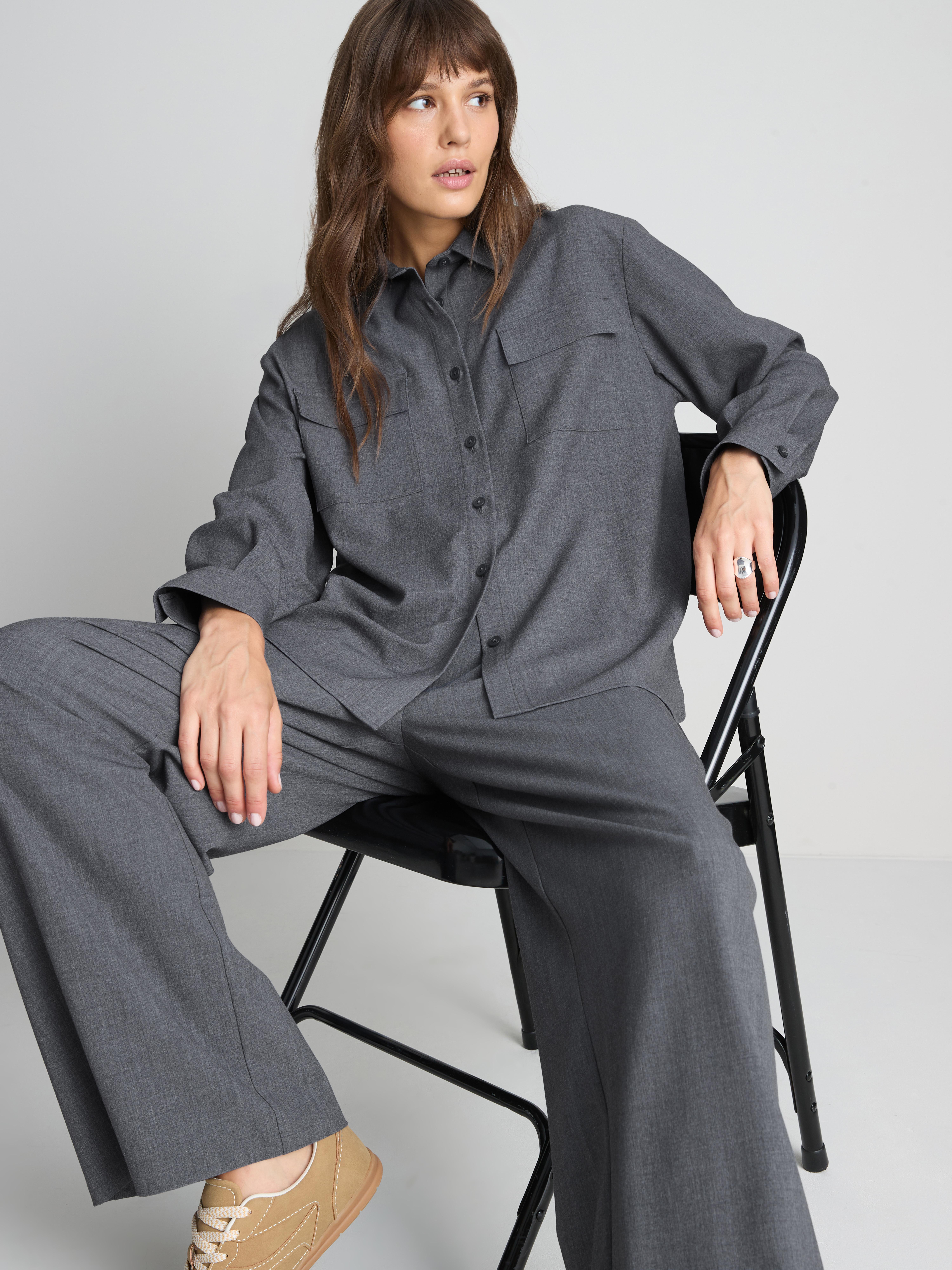 Paula Echevarría Relaxed Utility Shirt - Gray Heather