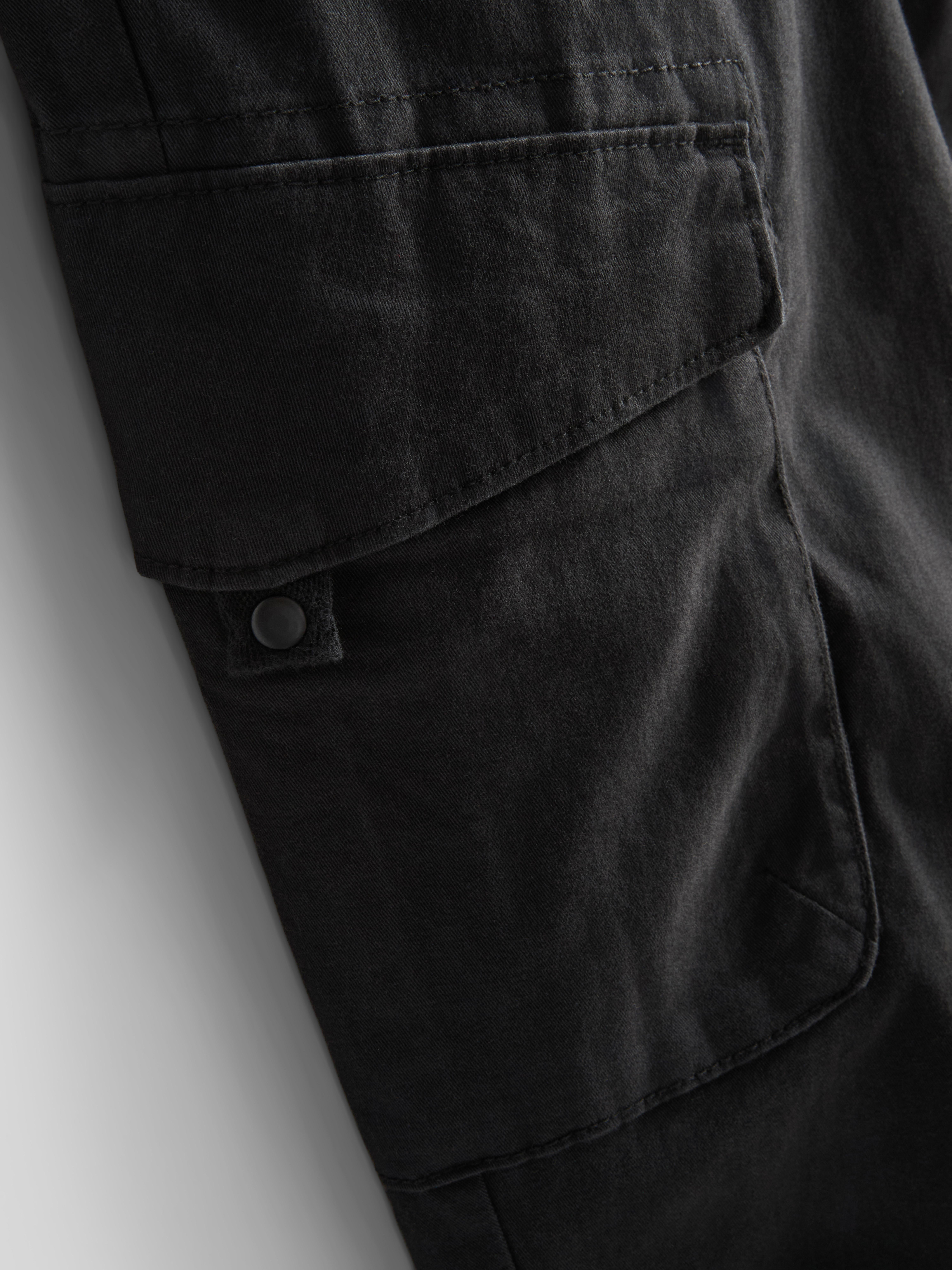 Cuffed Cargo Joggers - Black
