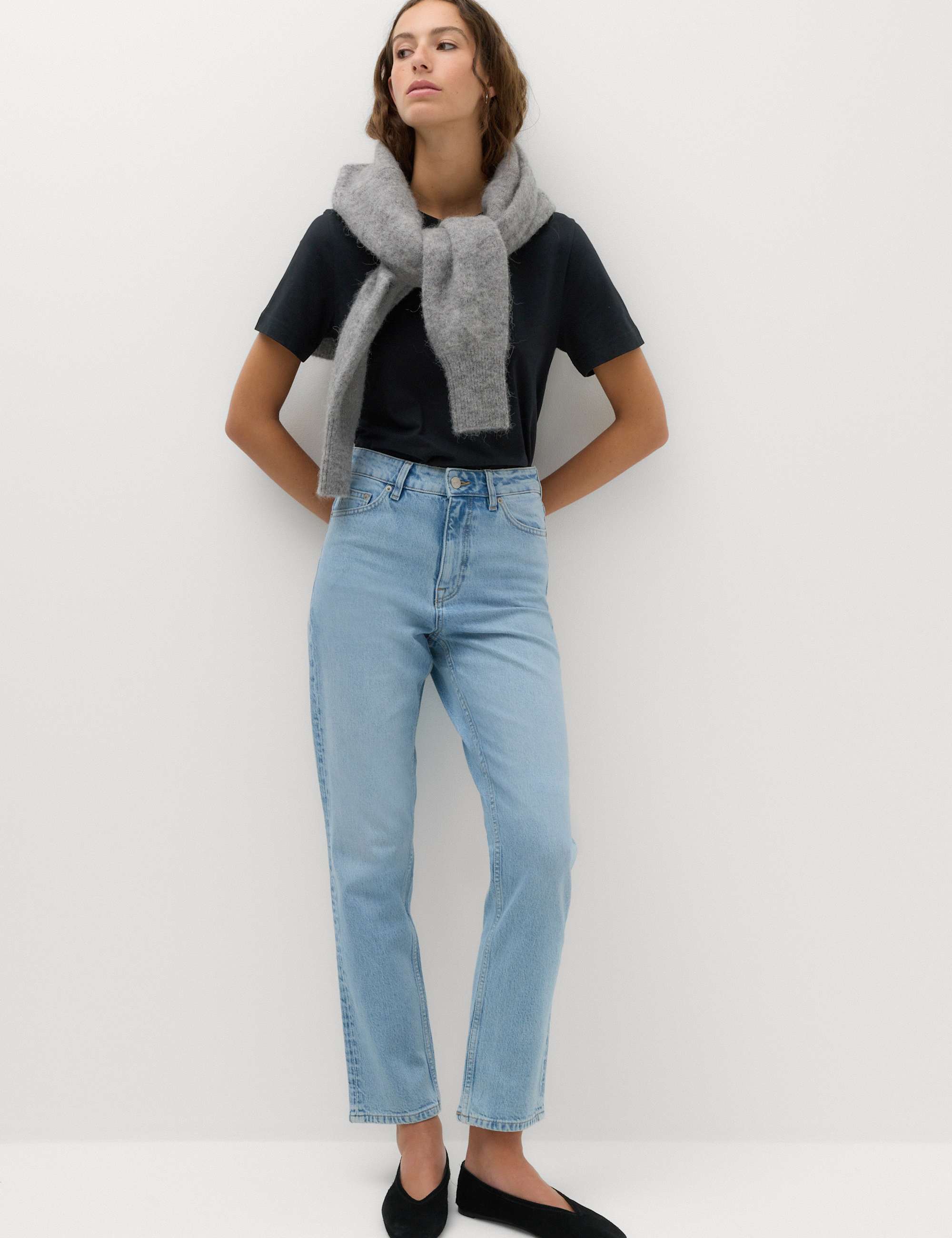 Mid Rise Straight Leg Ankle Length Jeans