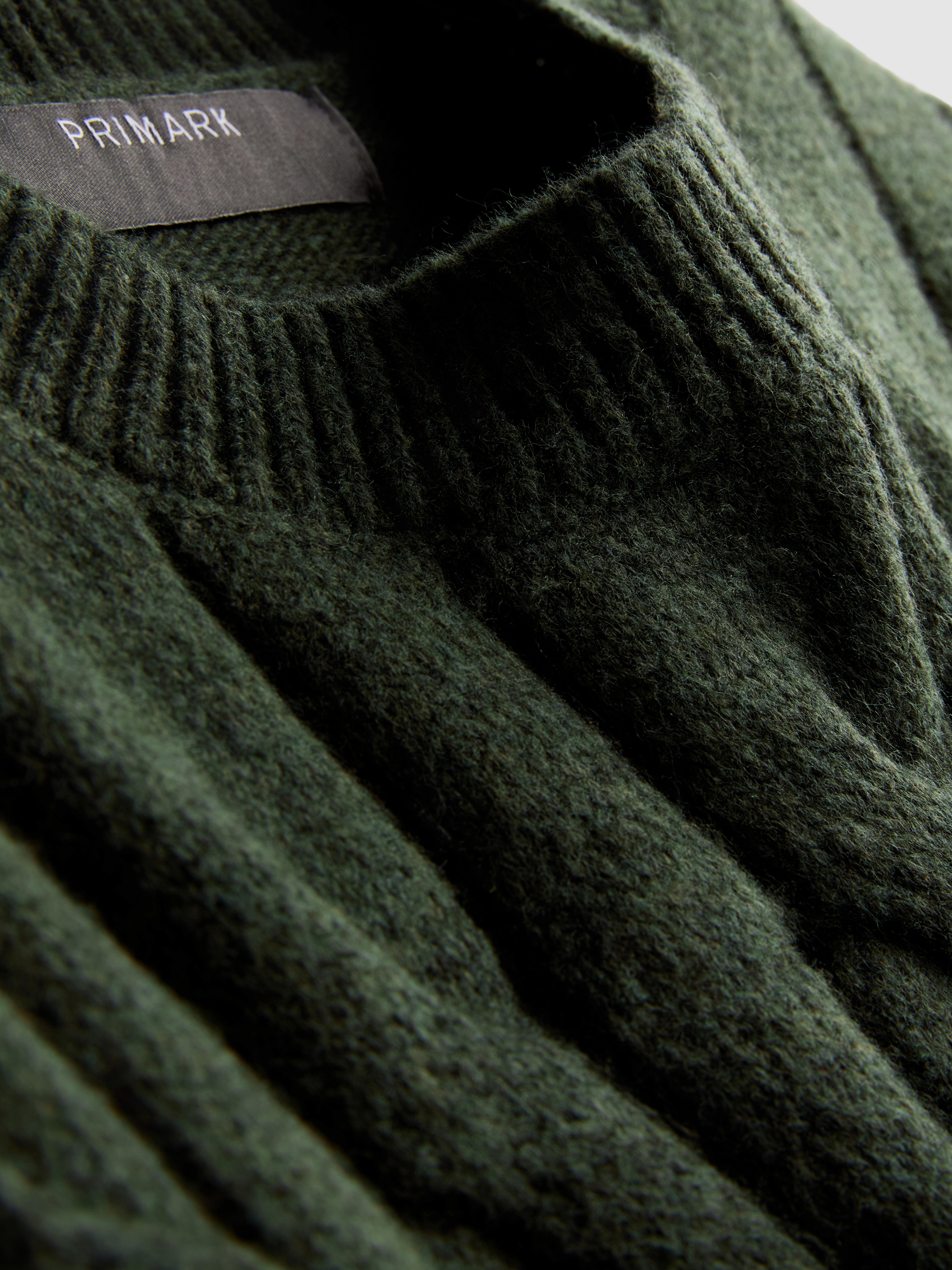 Cable Knit Crew Neck Sweater - Olive