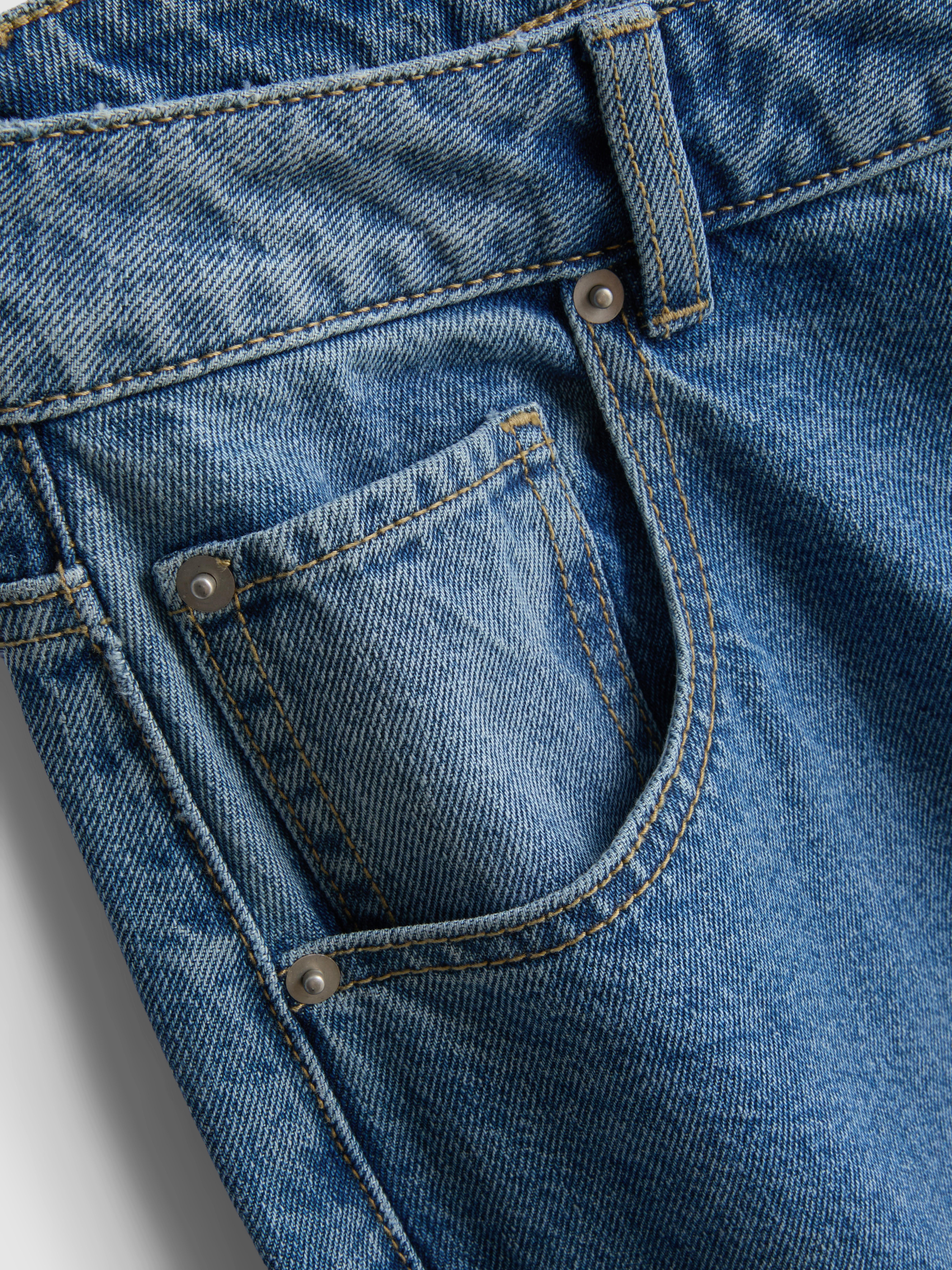 High-Waisted Barrel-Leg Jeans - Mid Blue