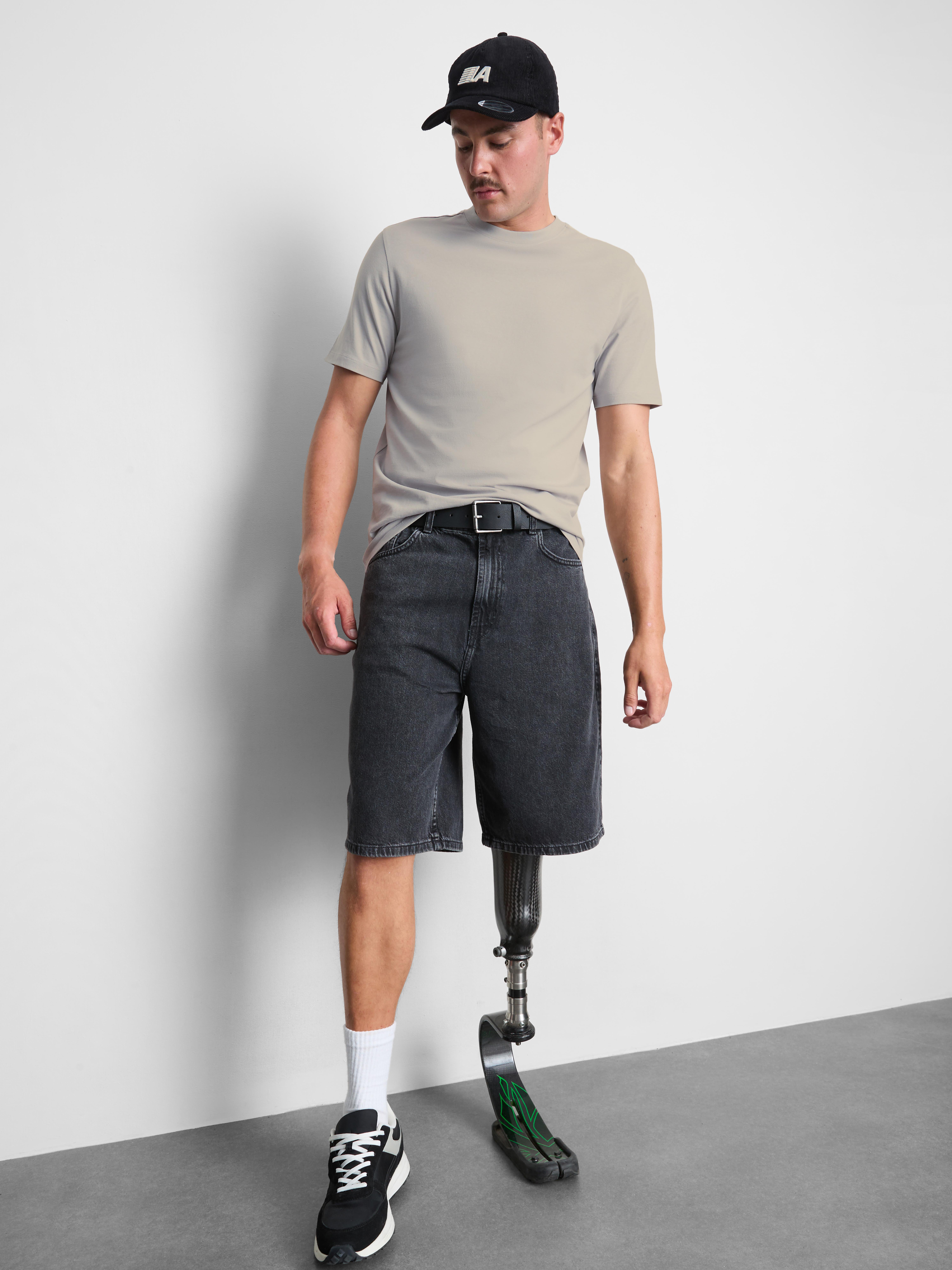 Slim-Fit LYCRA® T-Shirt - Gray