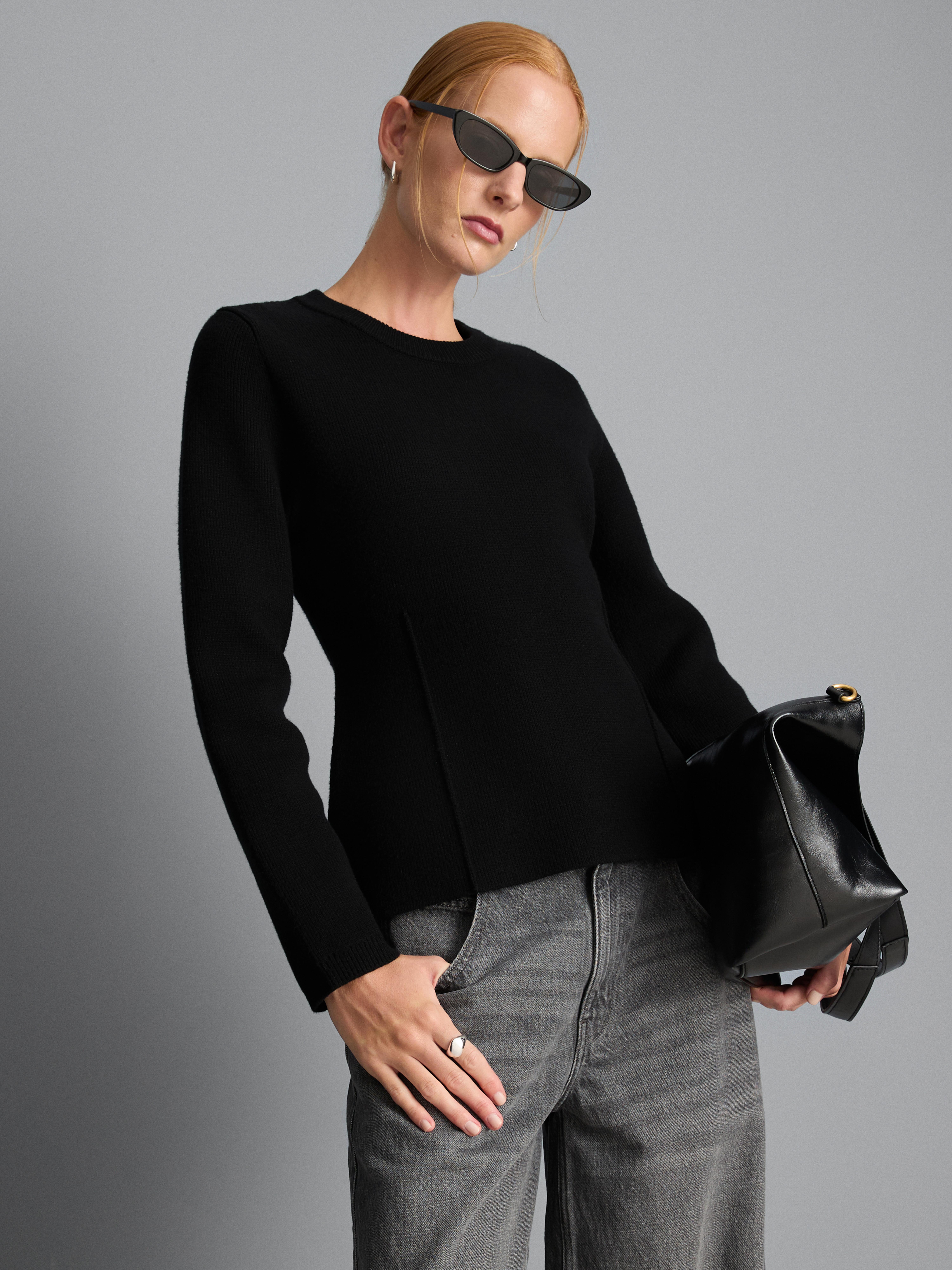 Seam-Detail Knitted Sweater - Black