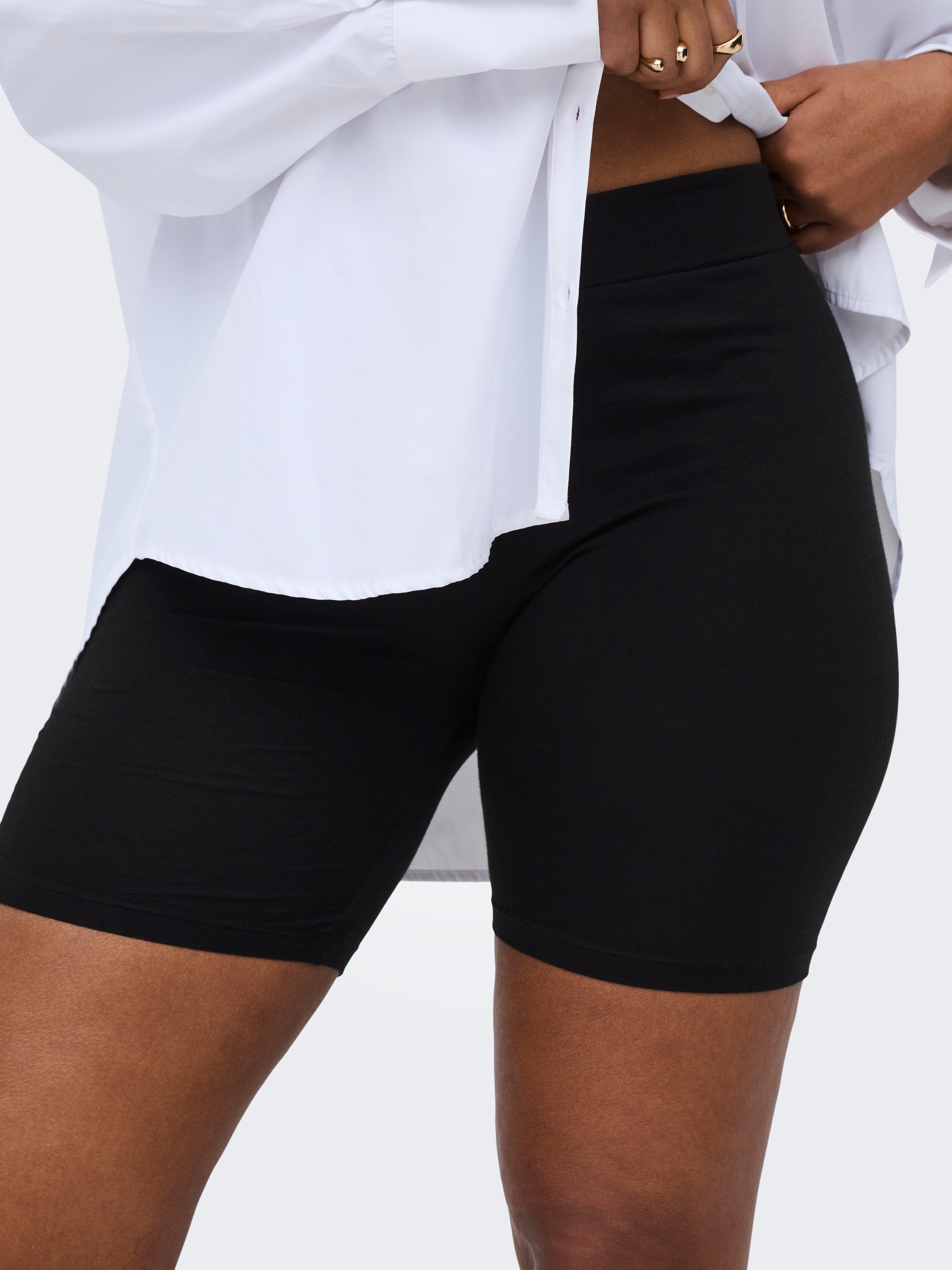 CARTIME Mid rise Slim Fit Shorts Black