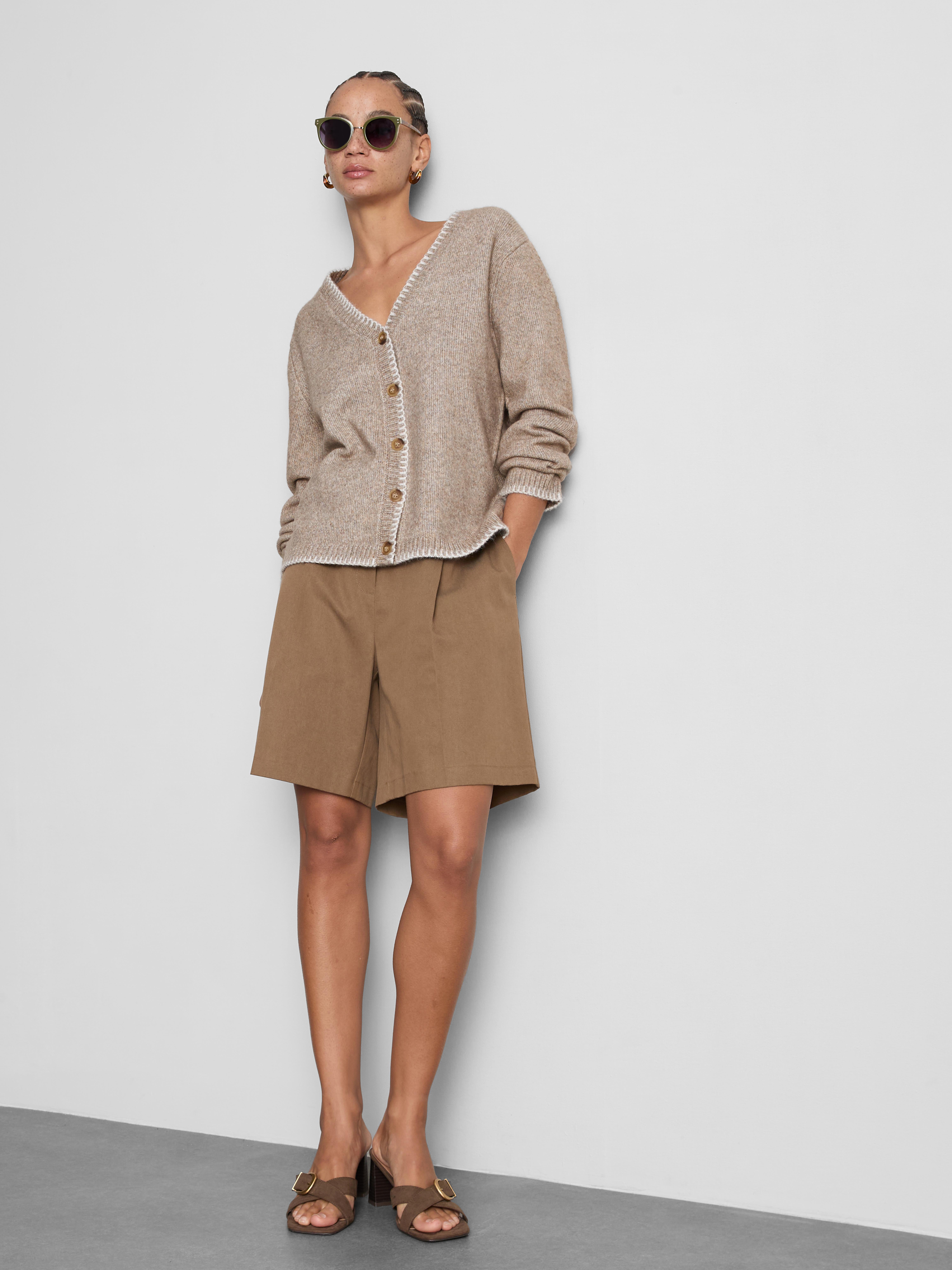 Halo Stitch V-Neck Cardigan - Oatmeal