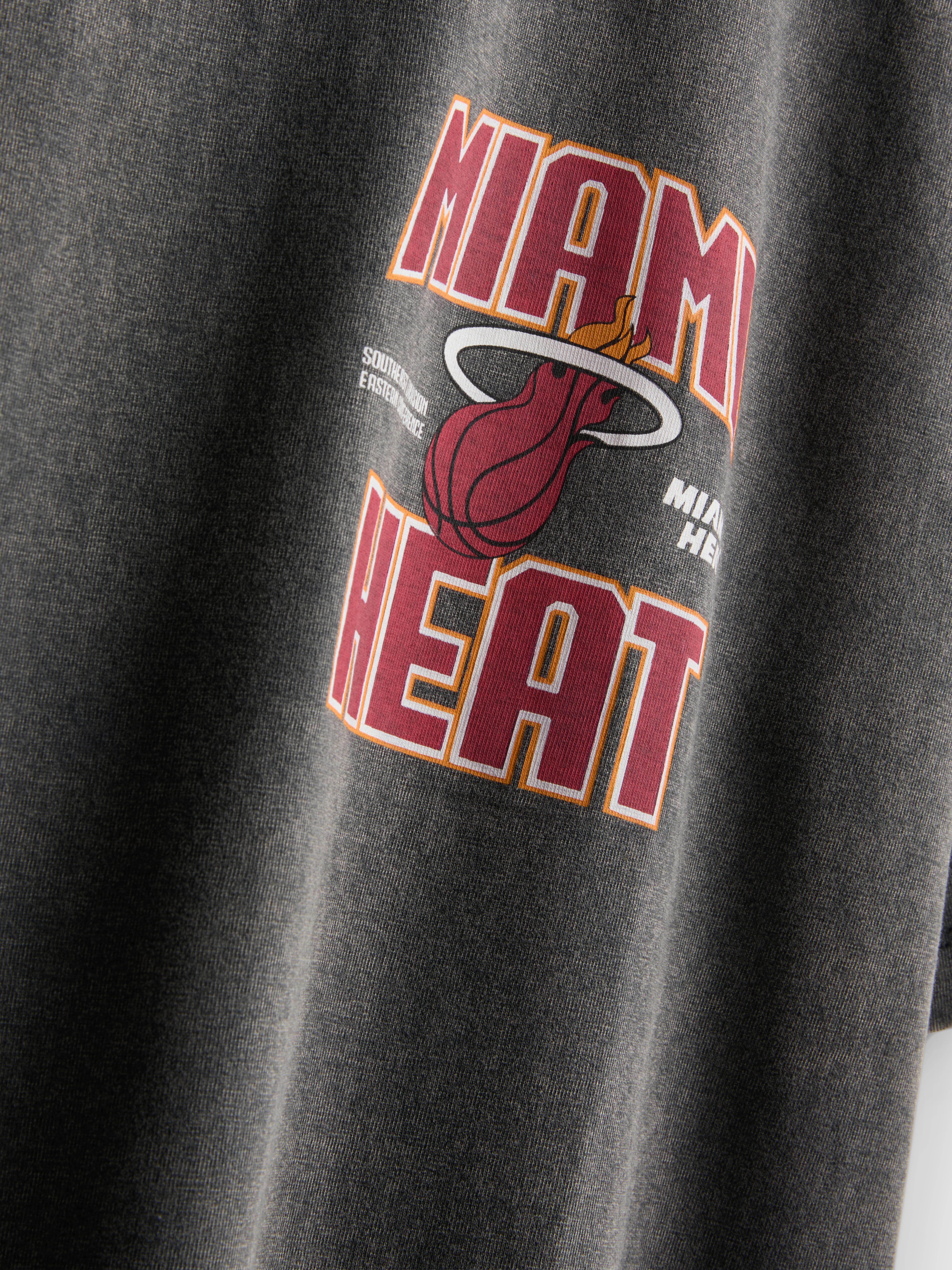 NBA Miami Heat Pure Cotton Graphic T-Shirt - Charcoal
