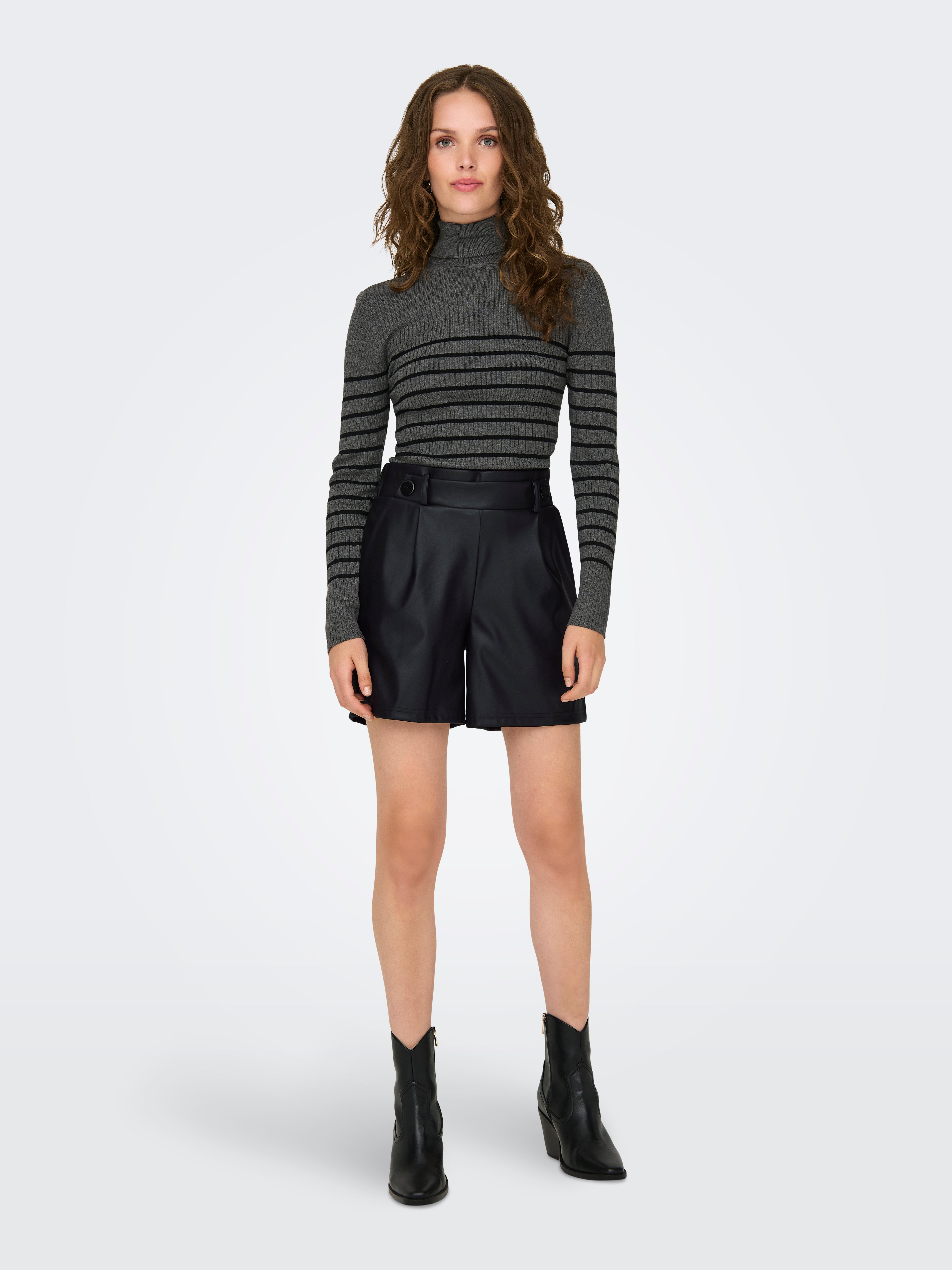 JDYSOYA High rise Regular Fit PU Shorts Black