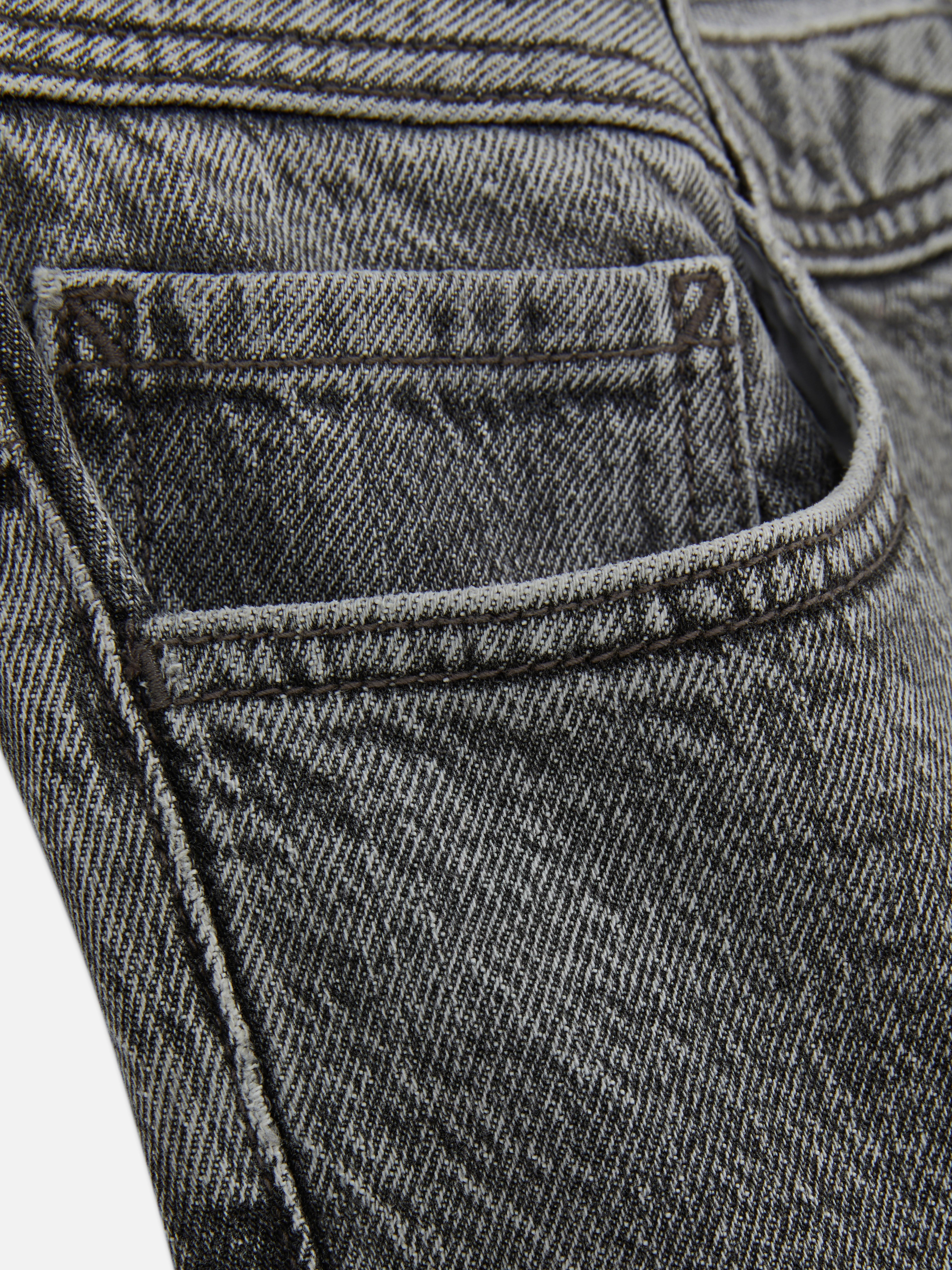 Mid-Rise Straight-Leg Jeans - Gray