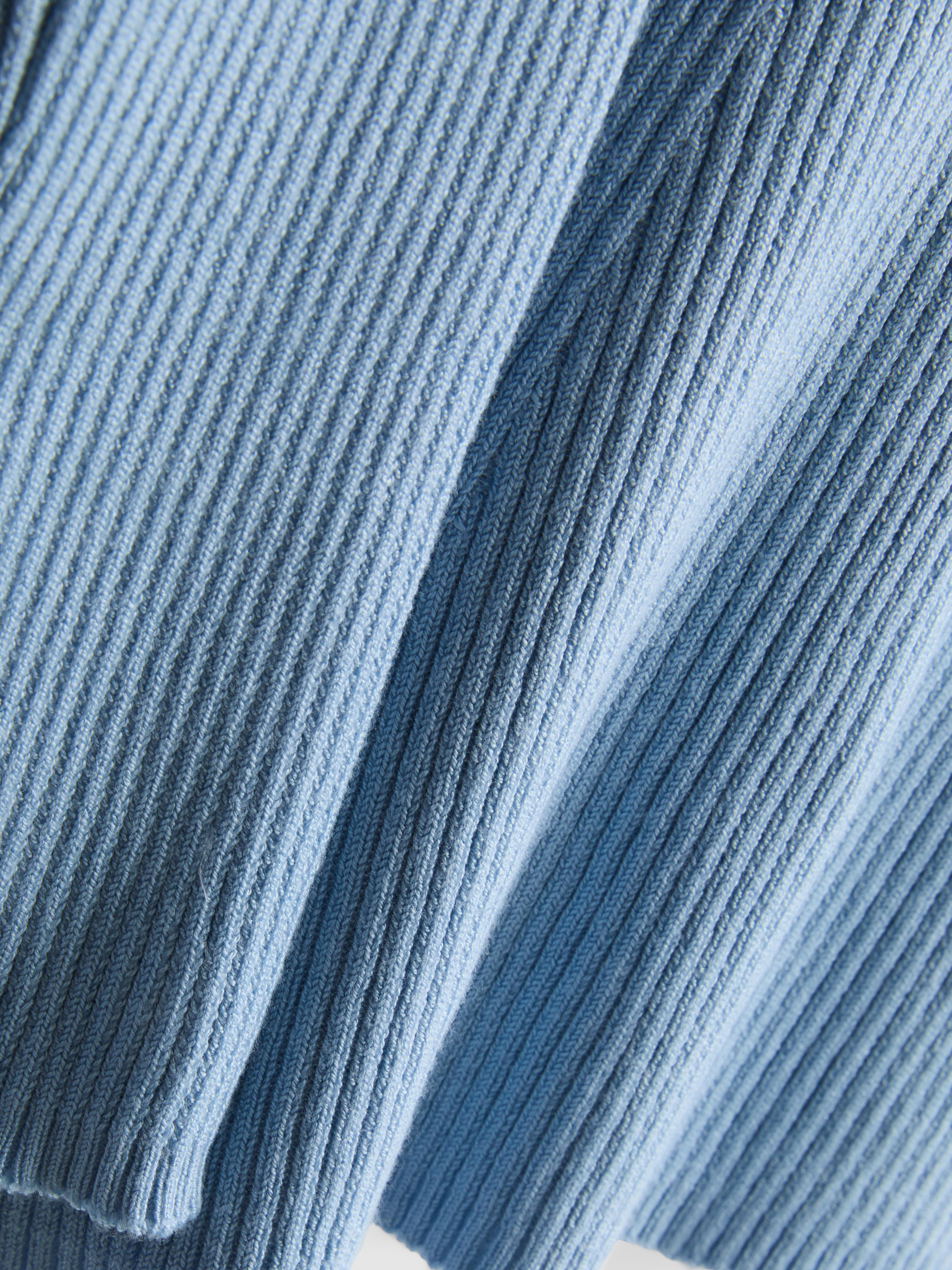 Ribbed V-Neck Sweater - Blue