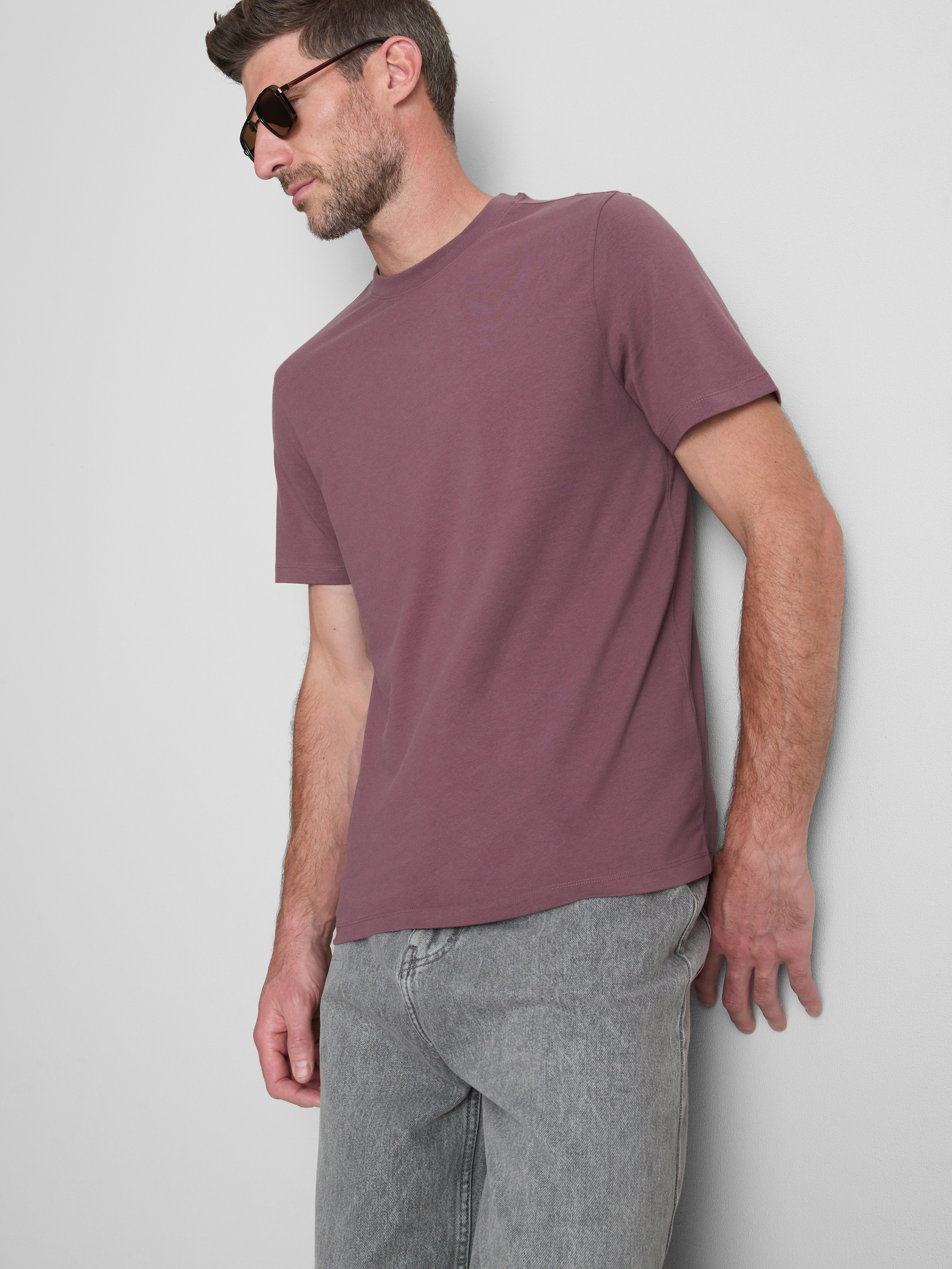 Slim-Fit LYCRA® T-Shirt - Plum