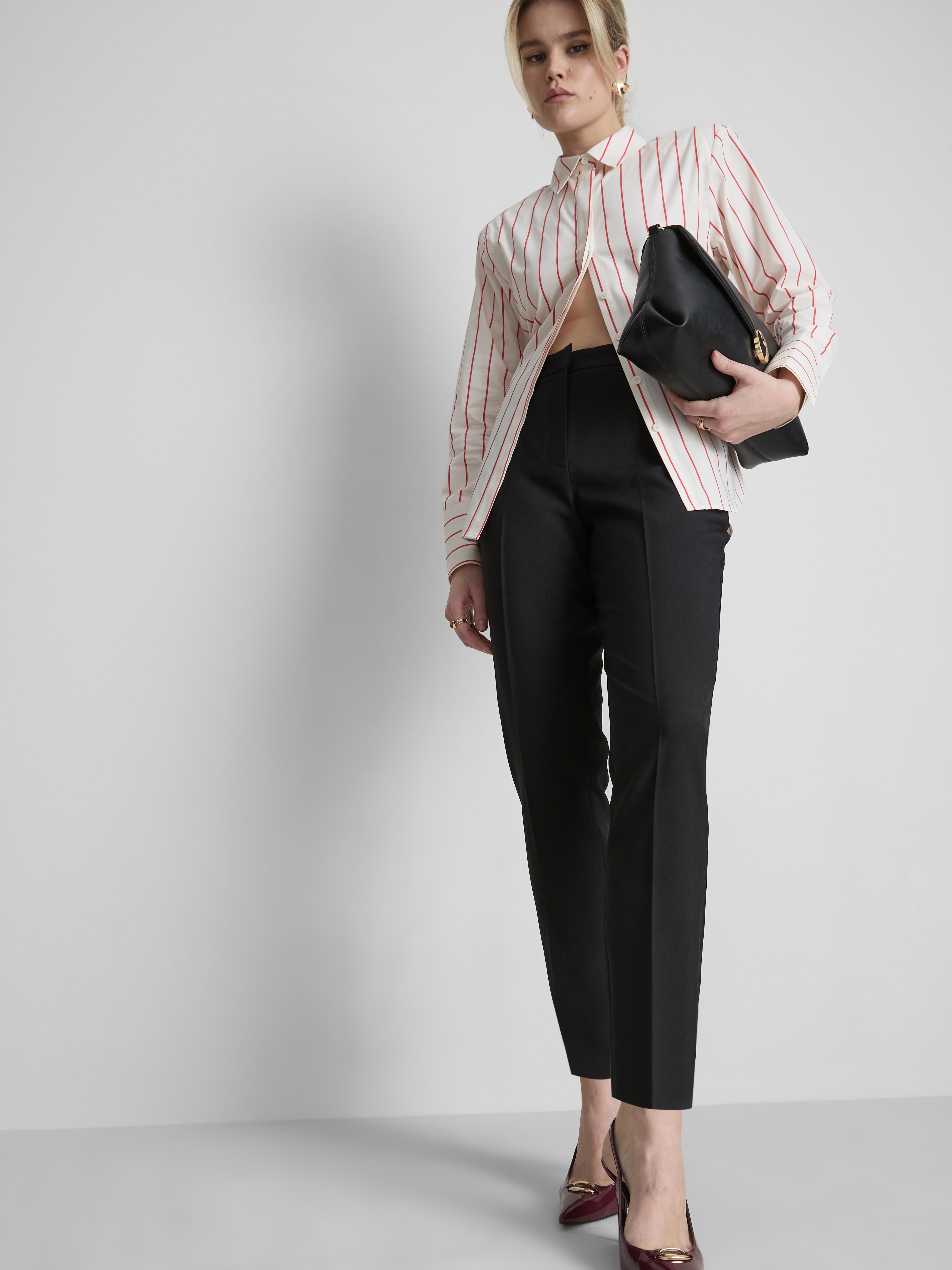 Mid Rise Pleated Stretch Pants - Black