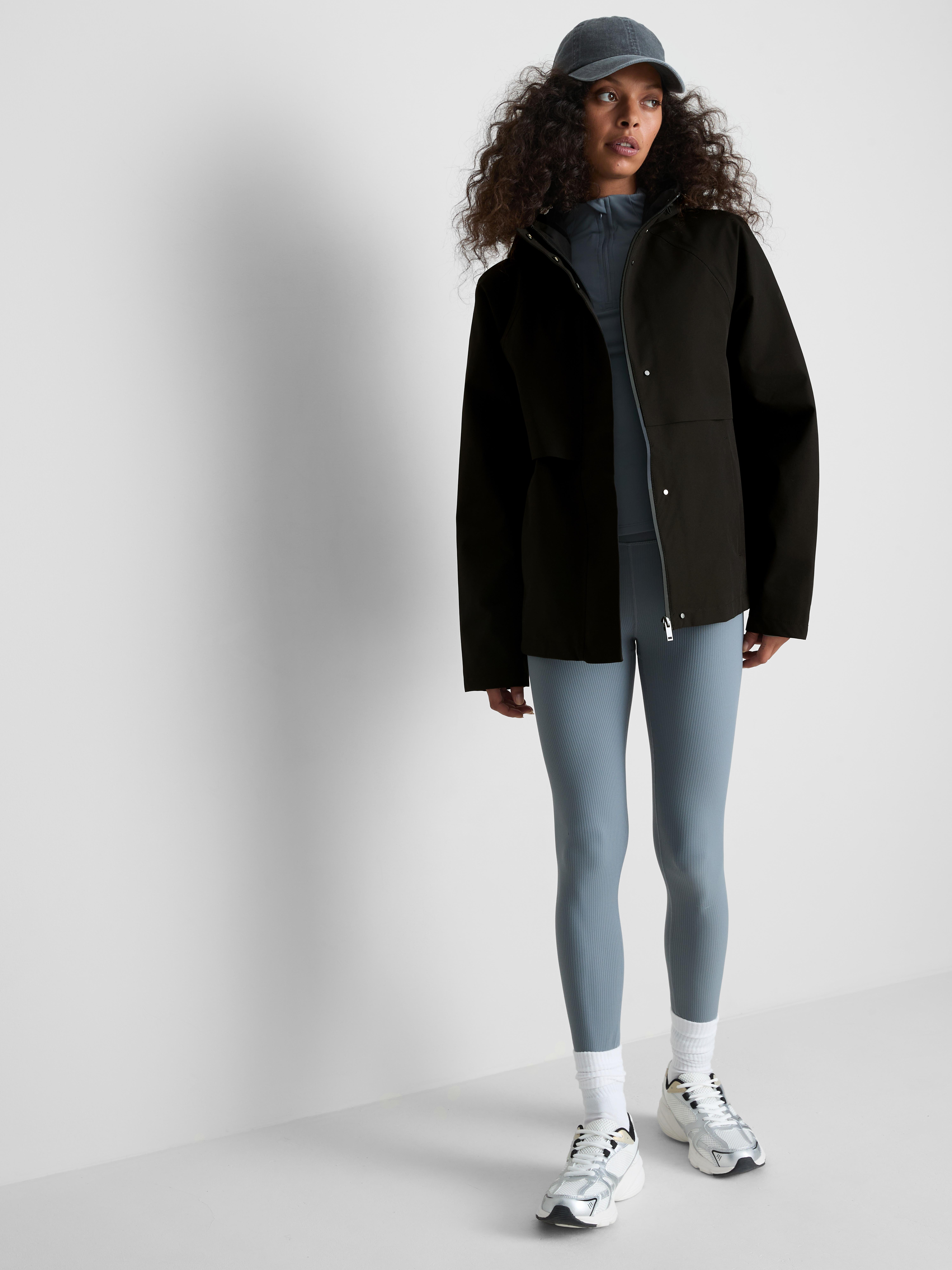 Short Raglan-Sleeve Raincoat - Black