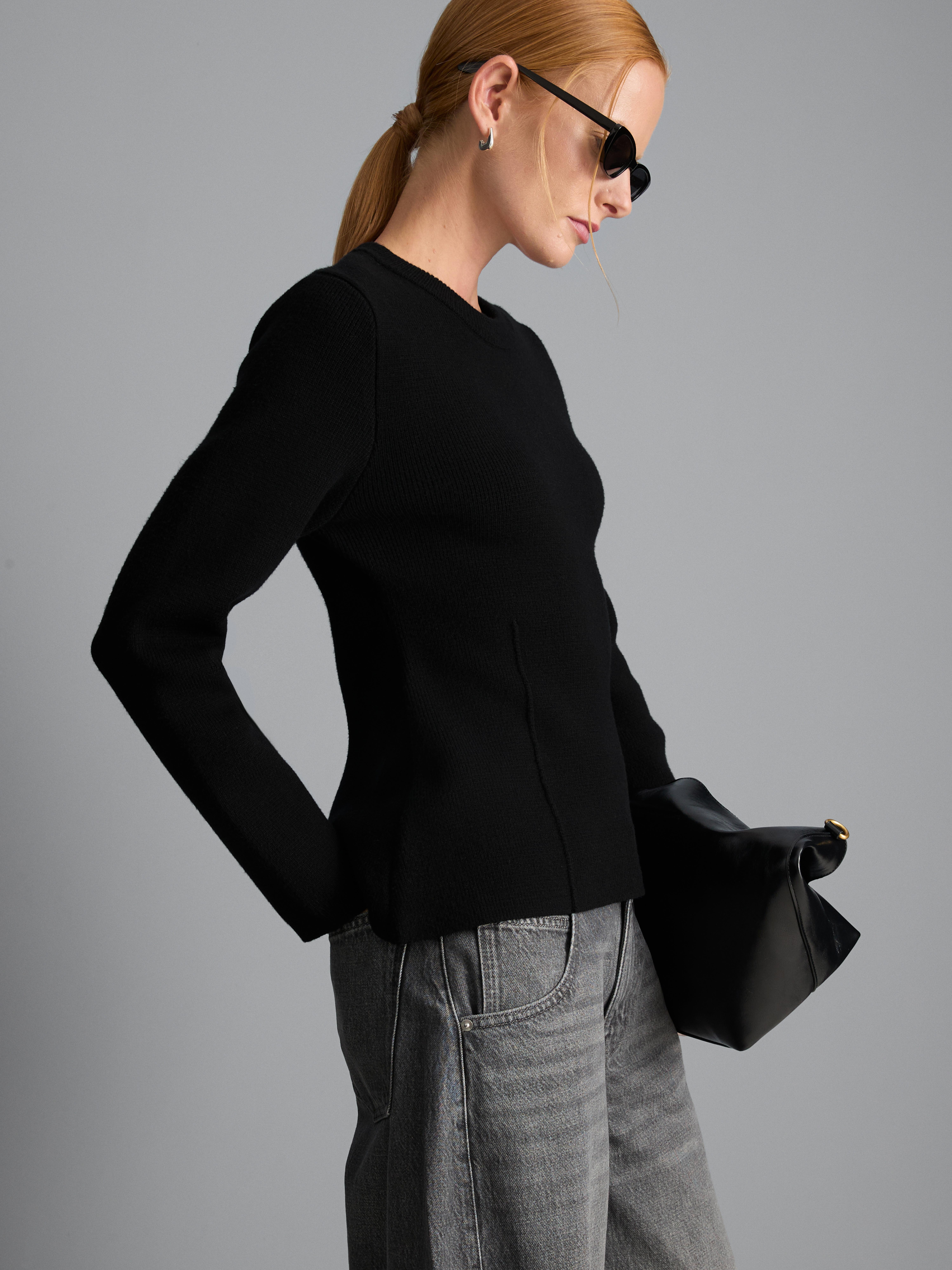 Seam-Detail Knitted Sweater - Black