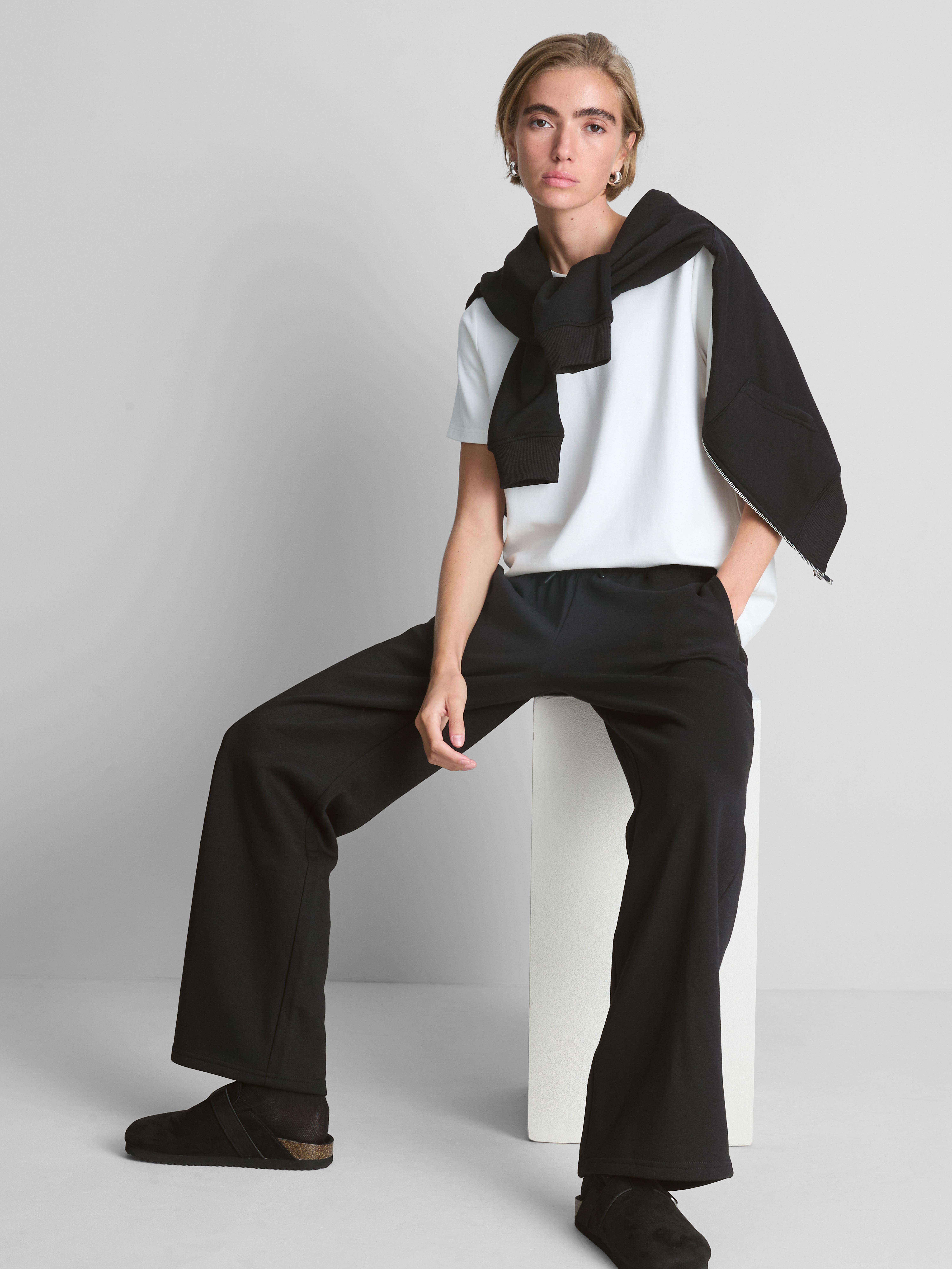 Straight-Leg Joggers - Black