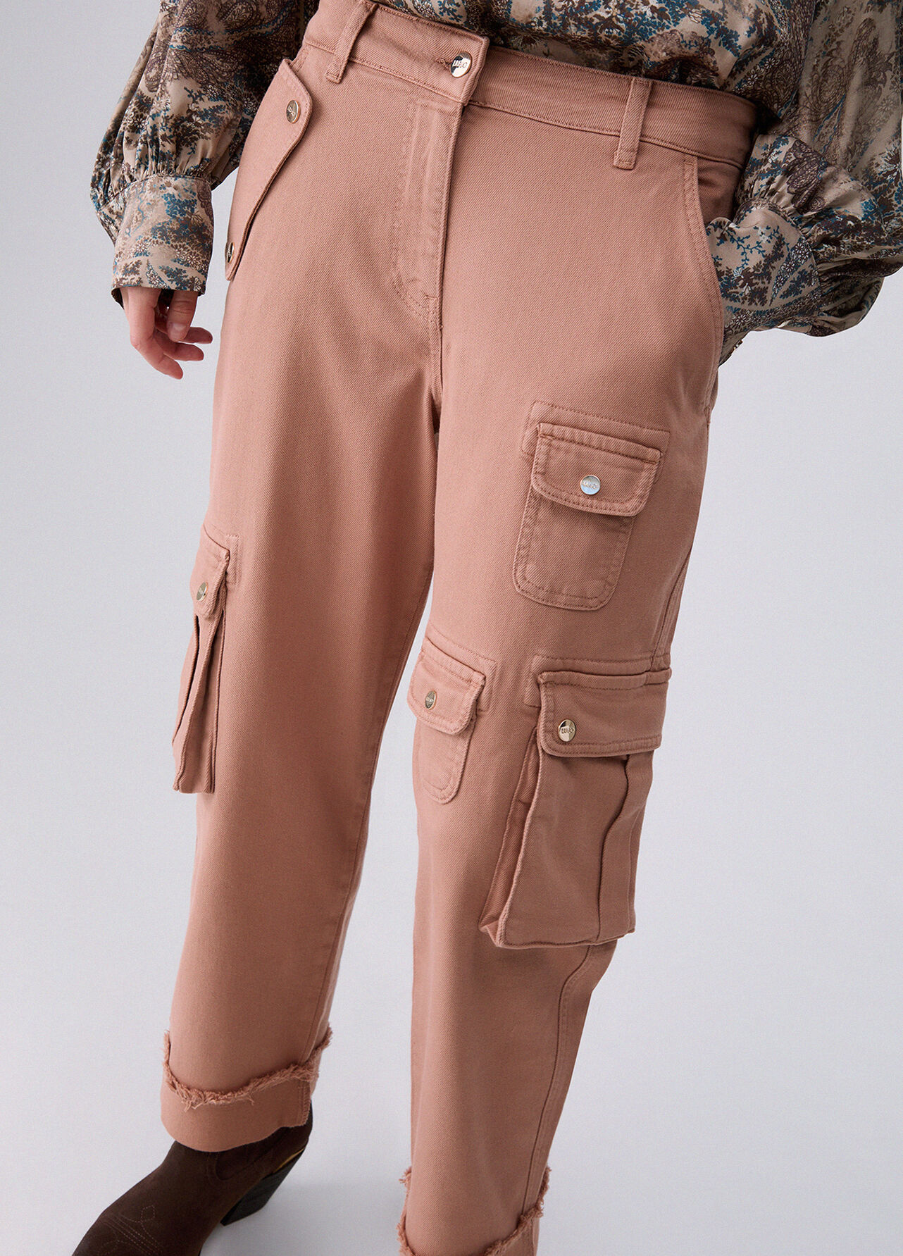 Pantaloni worker con tasche - NUDE