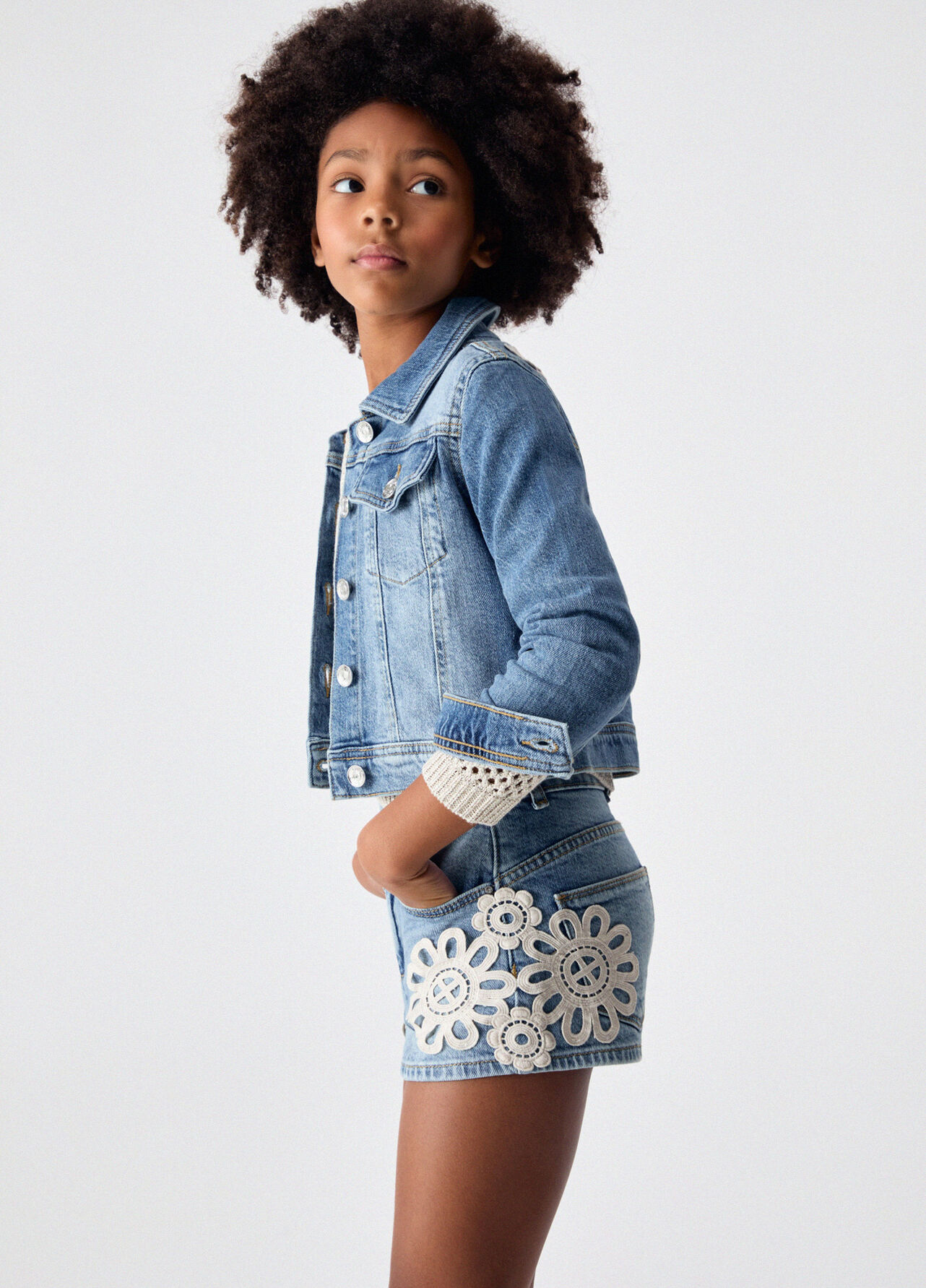 Short in denim con ricamo macramè - BLUE DENIM