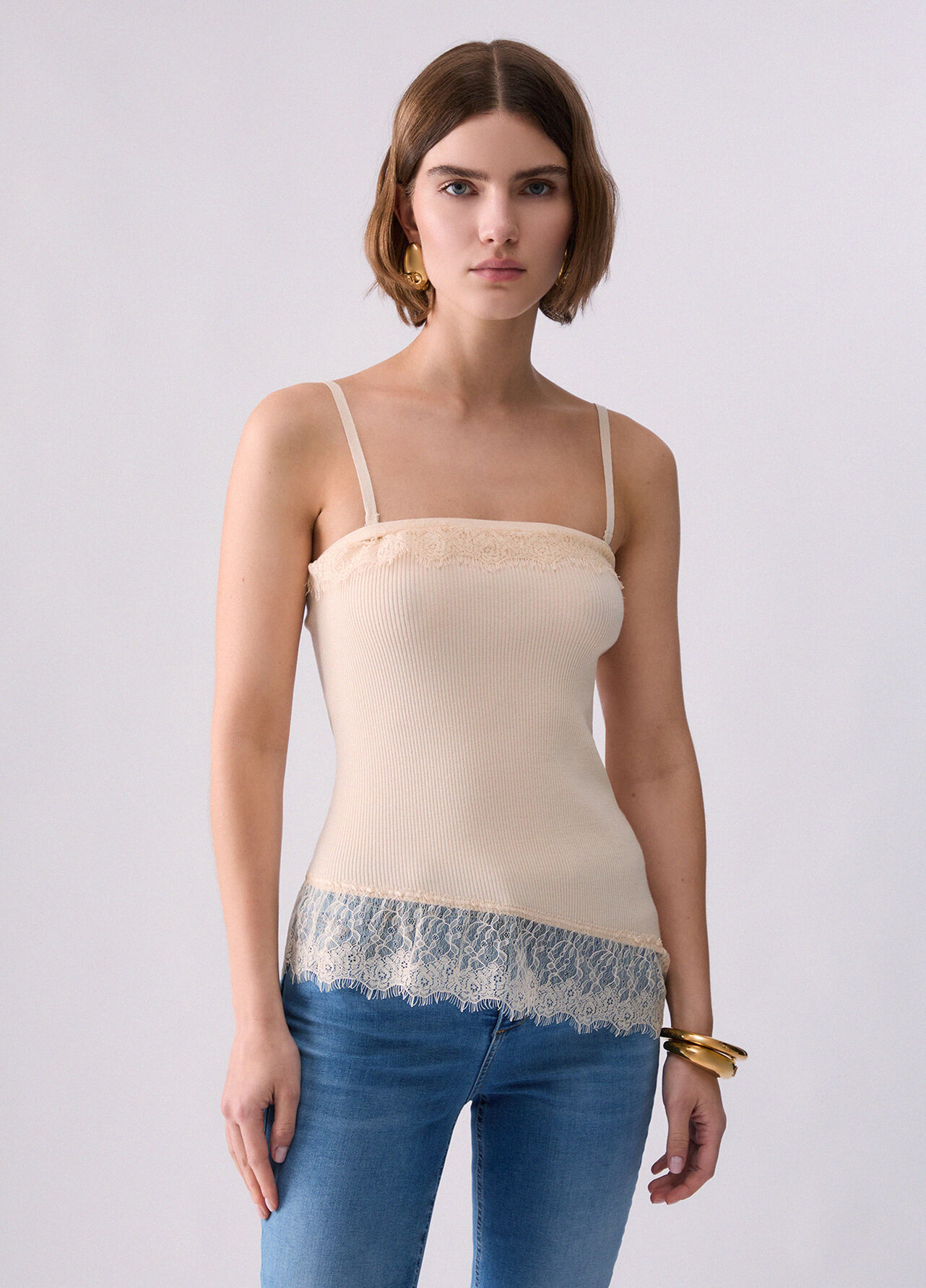 Top asimmetrico con dettagli in pizzo - CREAM