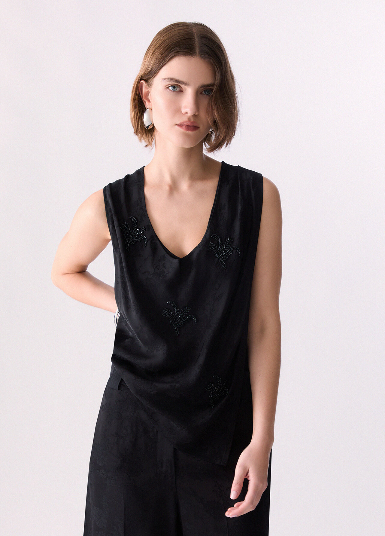 Top con ricami gioiello - BLACK