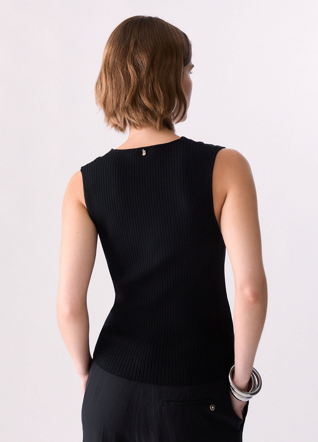 Top con ricami gioiello - BLACK