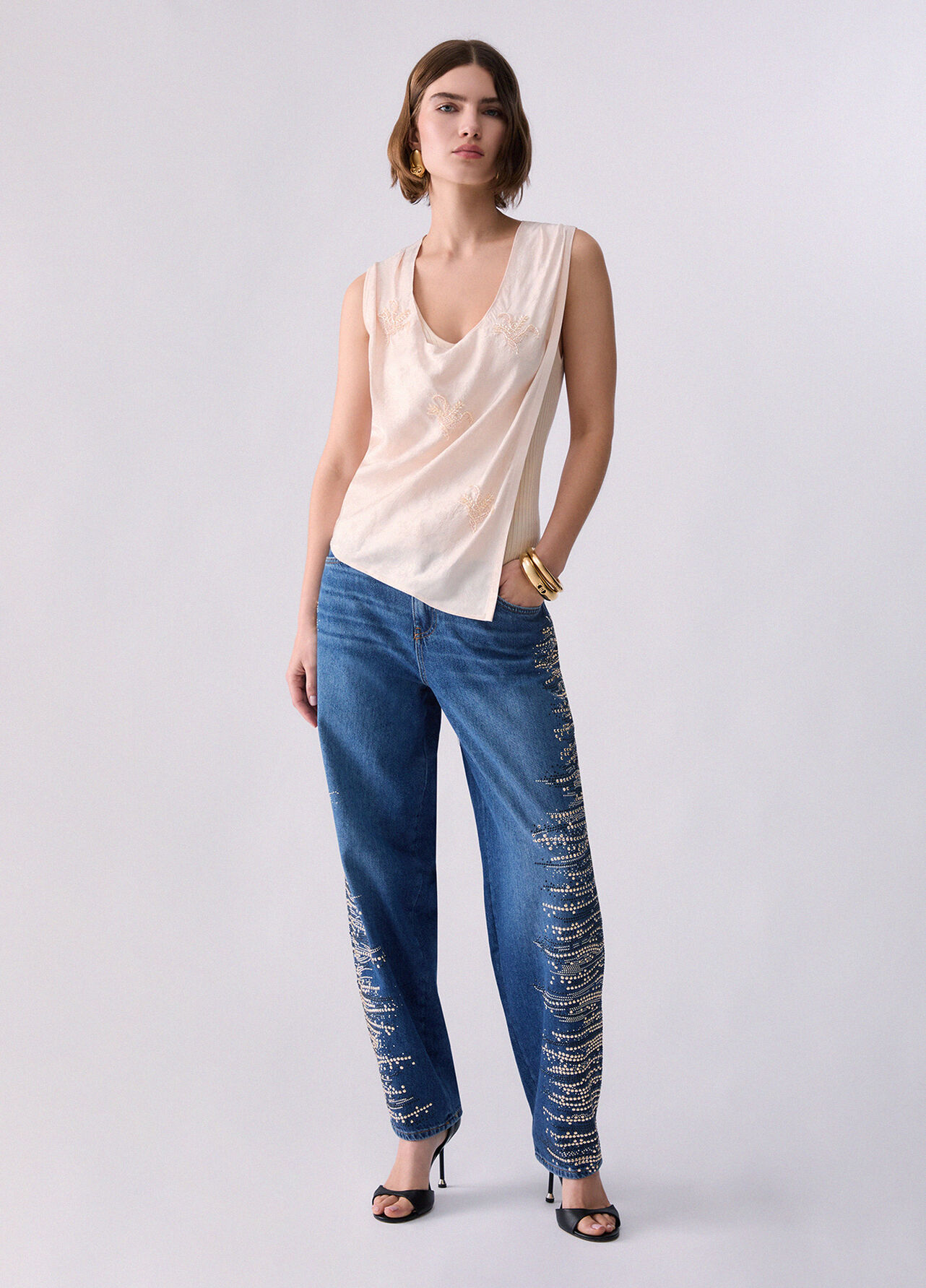 Top con ricami gioiello - CREAM