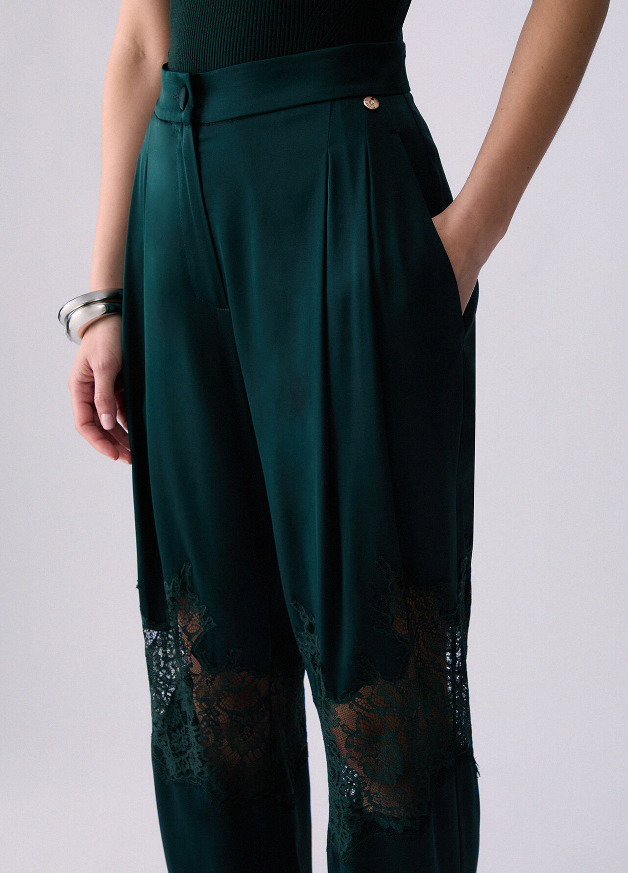 Pantaloni in raso con dettagli in pizzo - DARK GREEN