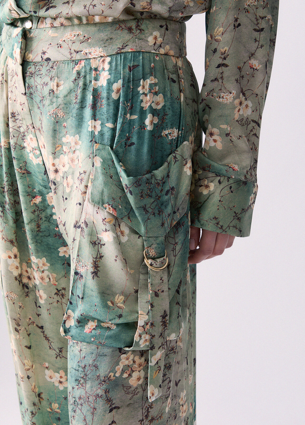 Pantaloni in raso stampato - LIGHT BLUE FLORAL