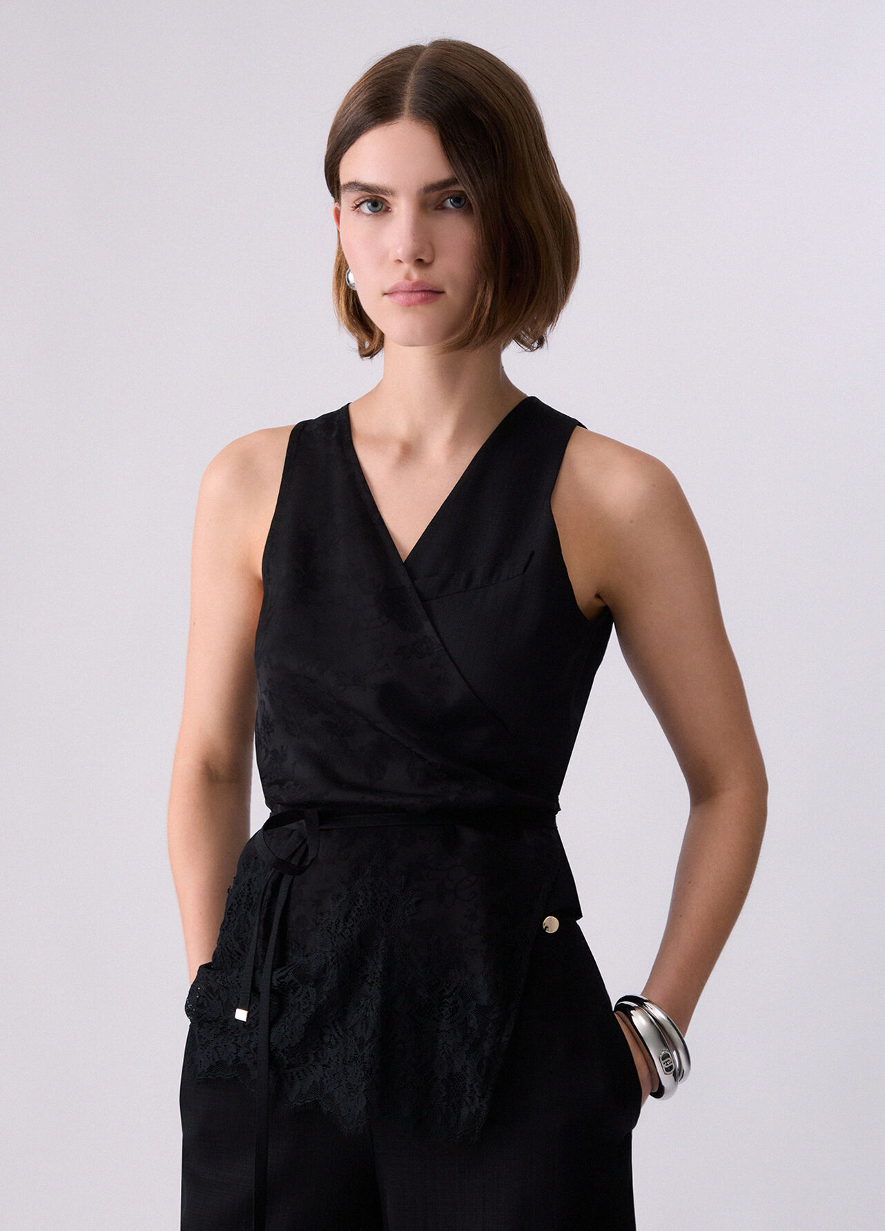 Top jacquard con dettagli in pizzo - BLACK