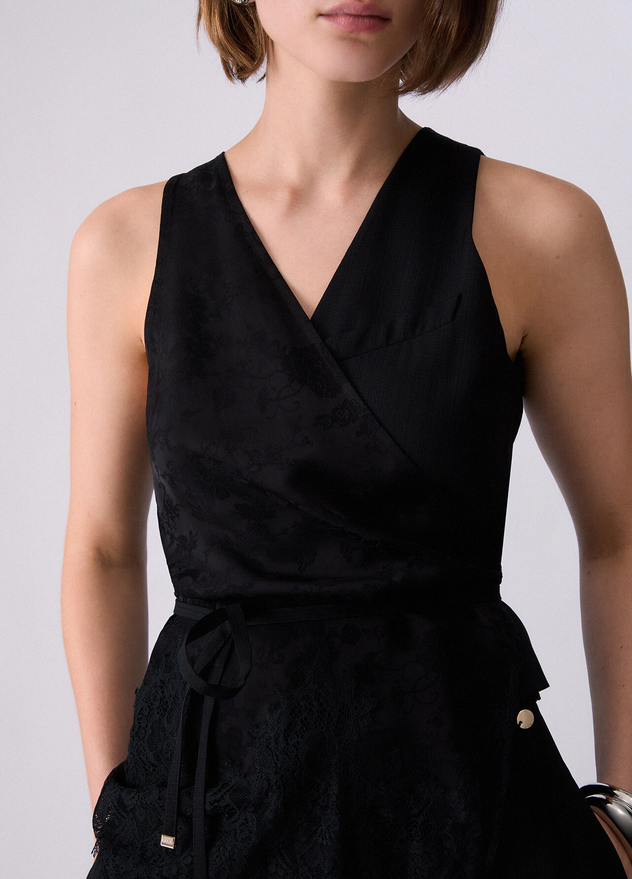 Top jacquard con dettagli in pizzo - BLACK