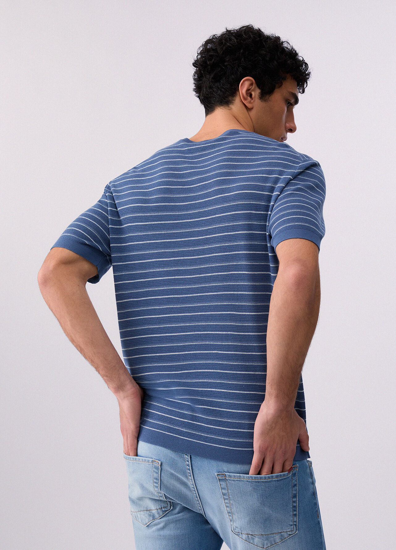 T-shirt in maglia a righe - BLUE