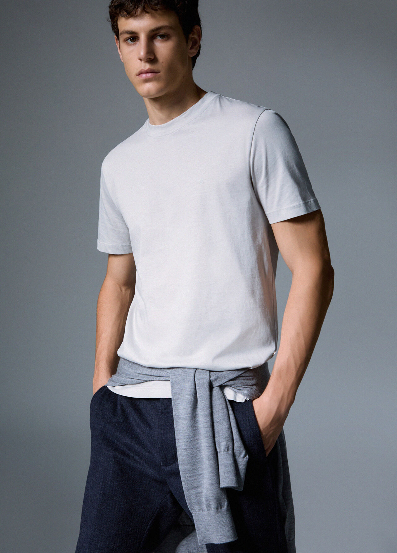 T-shirt con logo ricamato - LIGHT GREY