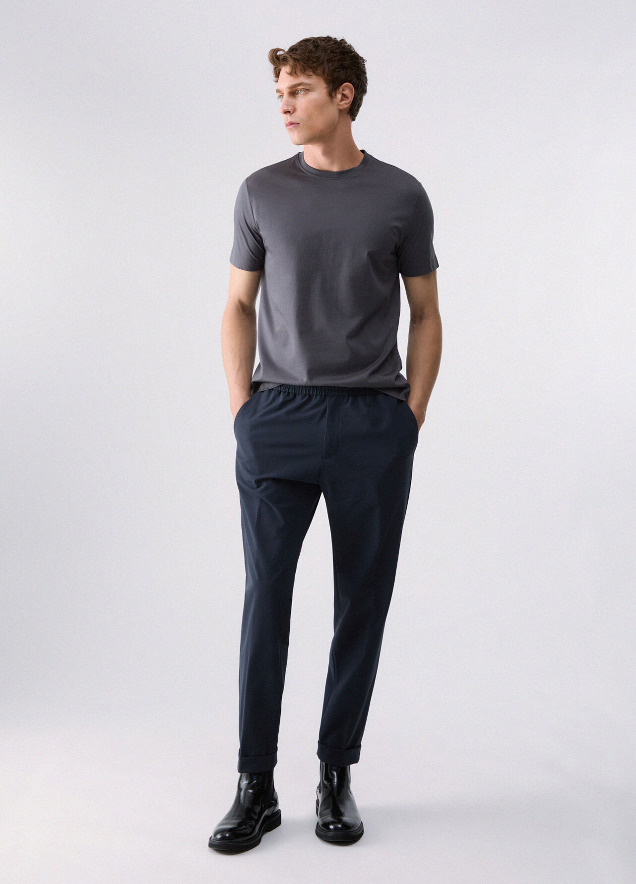 T-shirt con logo ricamato - DARK GREY