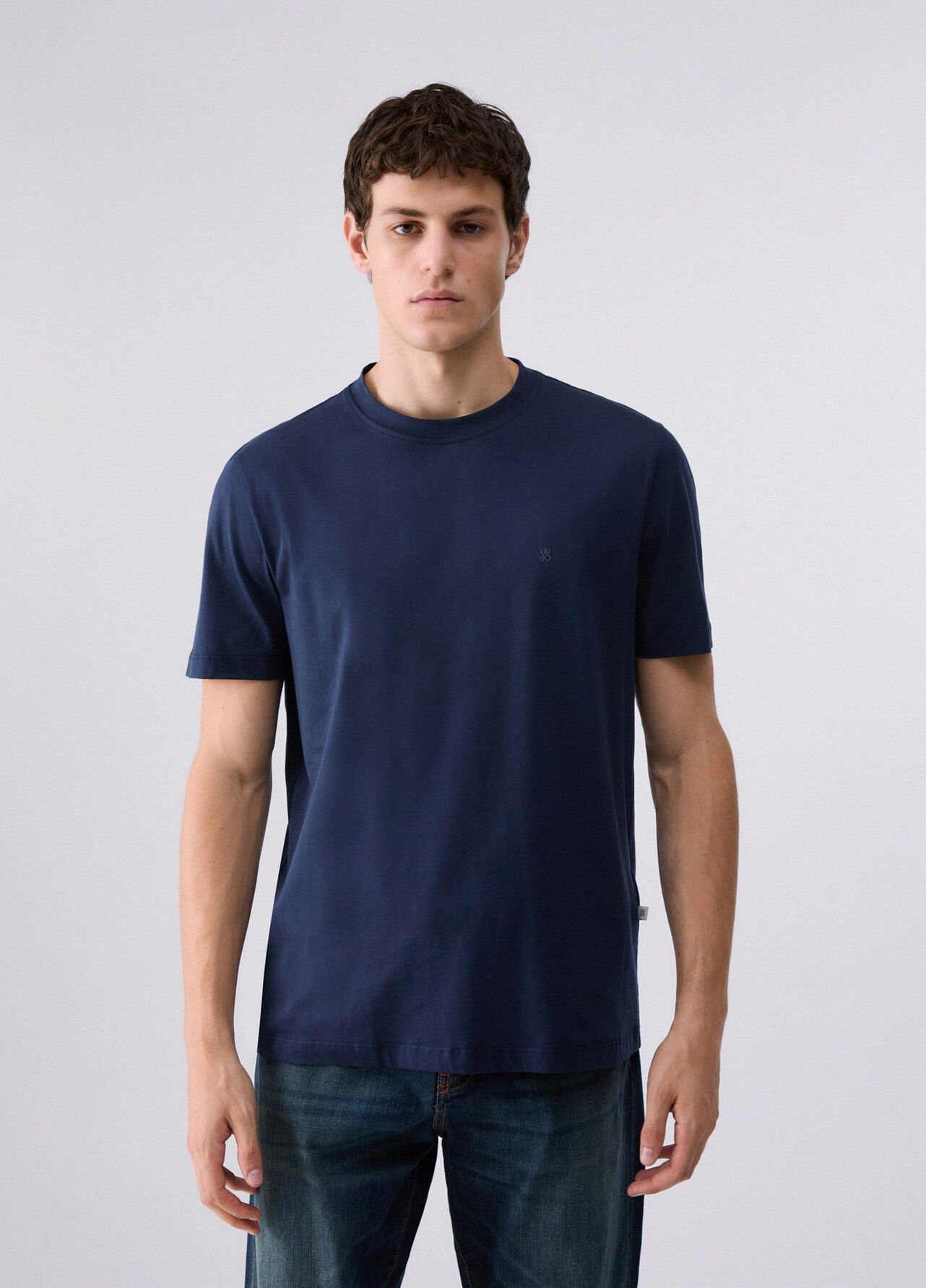 T-shirt con logo ricamato - NAVY