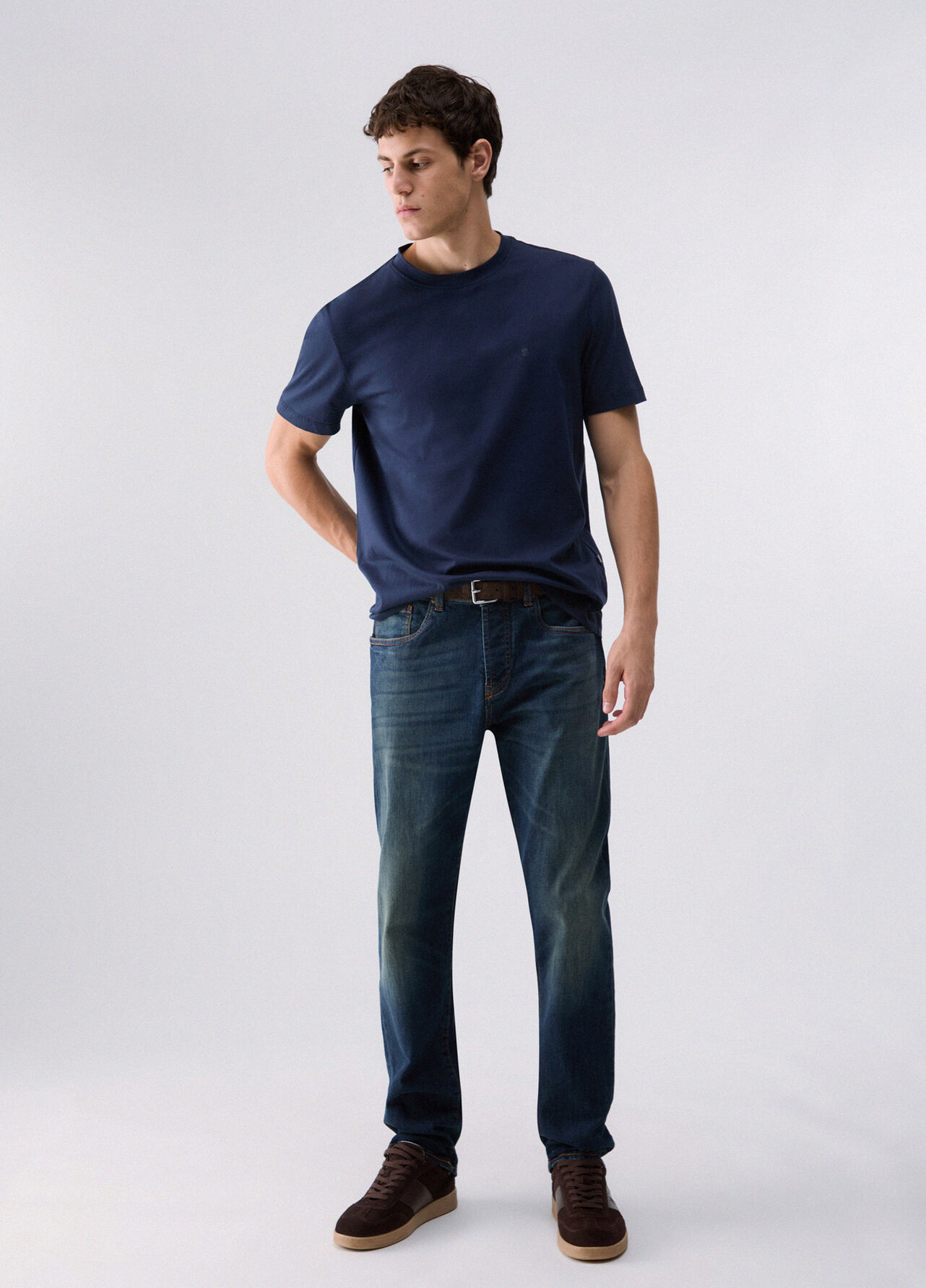 T-shirt con logo ricamato - NAVY