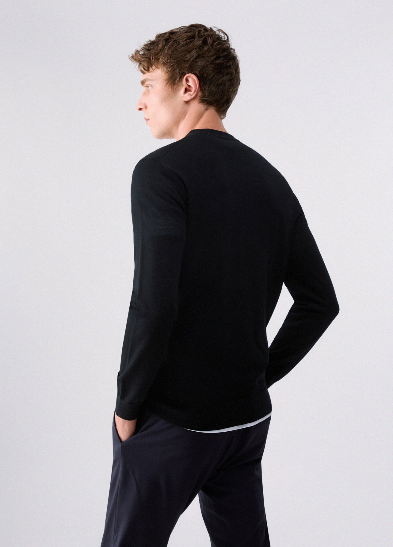 Maglia scollo a V in lana merino - BLACK